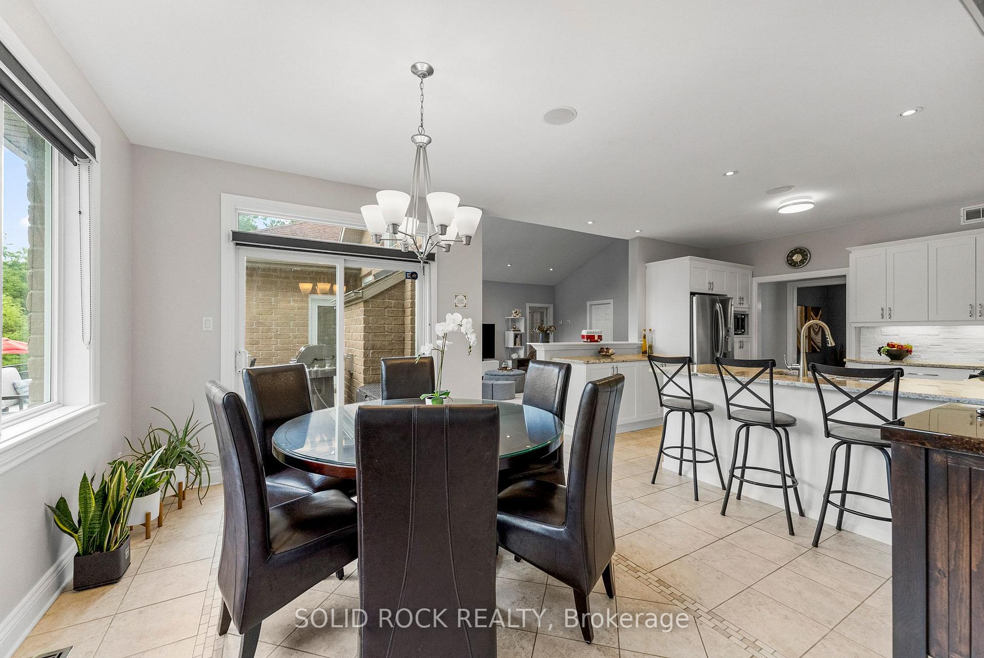 Photo 12 of 6218 Deermeadow Drive, Ottawa, Greely — HOMEH