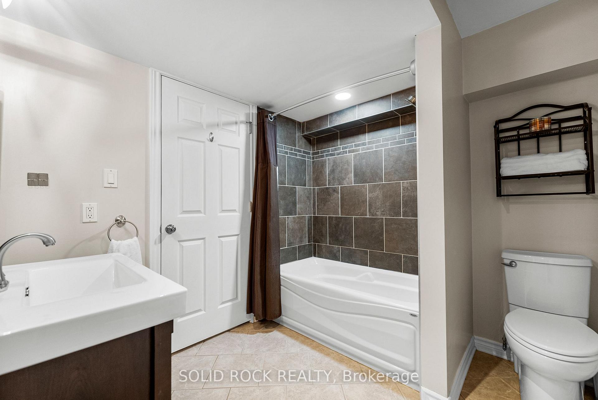 Photo 30 of 6218 Deermeadow Drive, Ottawa, Greely — HOMEH