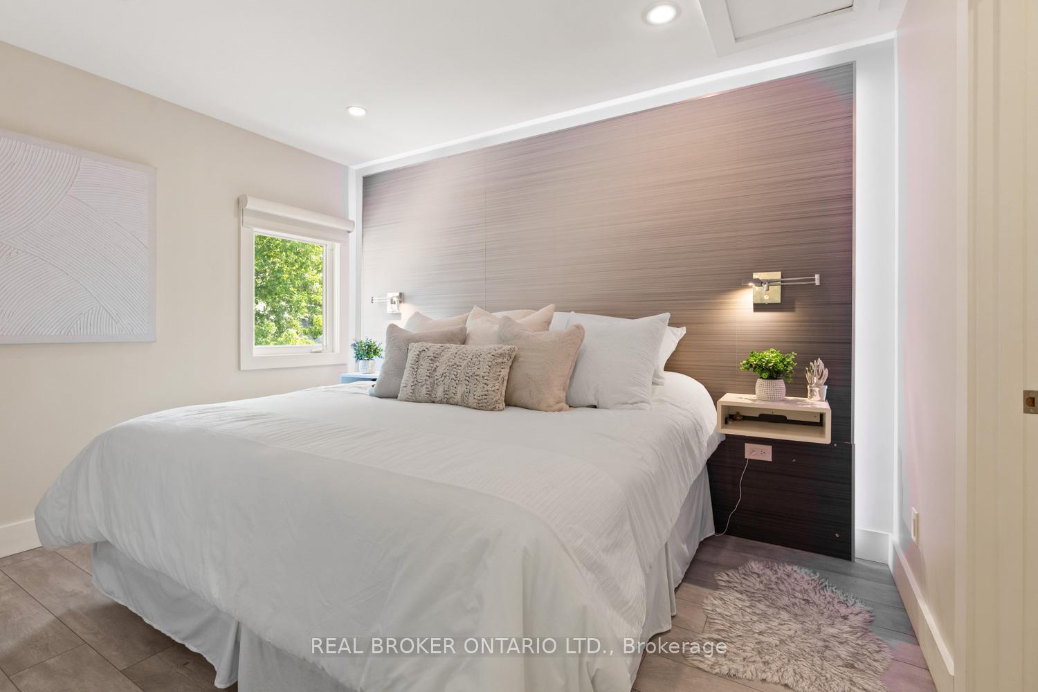 Photo 17 of 1837 Gerrard Street E, Toronto, Woodbine Corridor — HOMEH