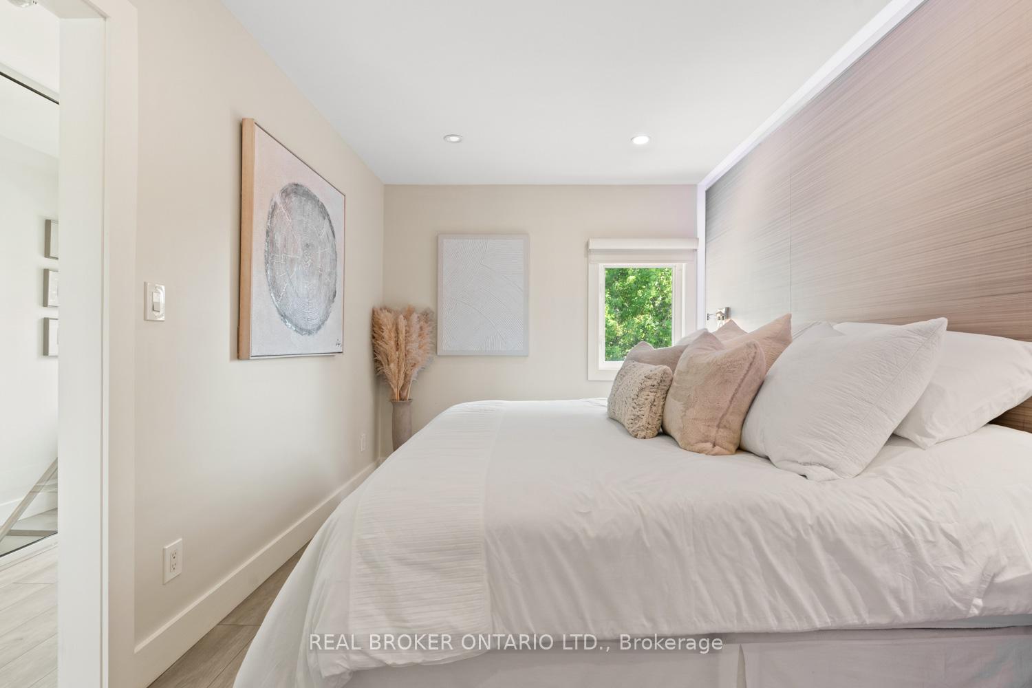 Photo 15 of 1837 Gerrard Street E, Toronto, Woodbine Corridor — HOMEH