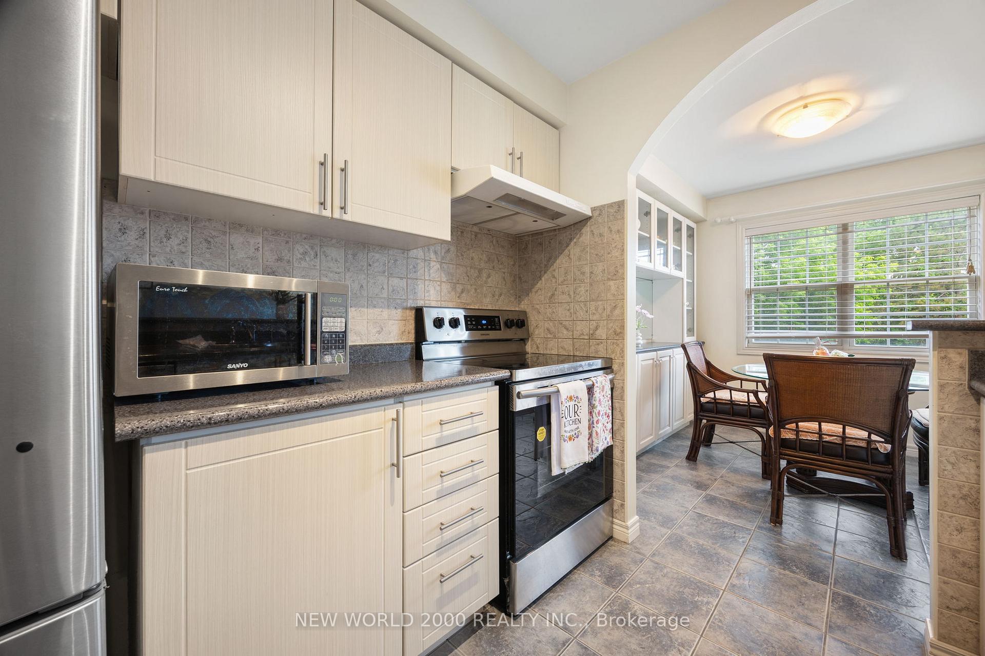 Photo 6 of 22 Hawtin Lane, Aurora, Aurora Grove — HOMEH