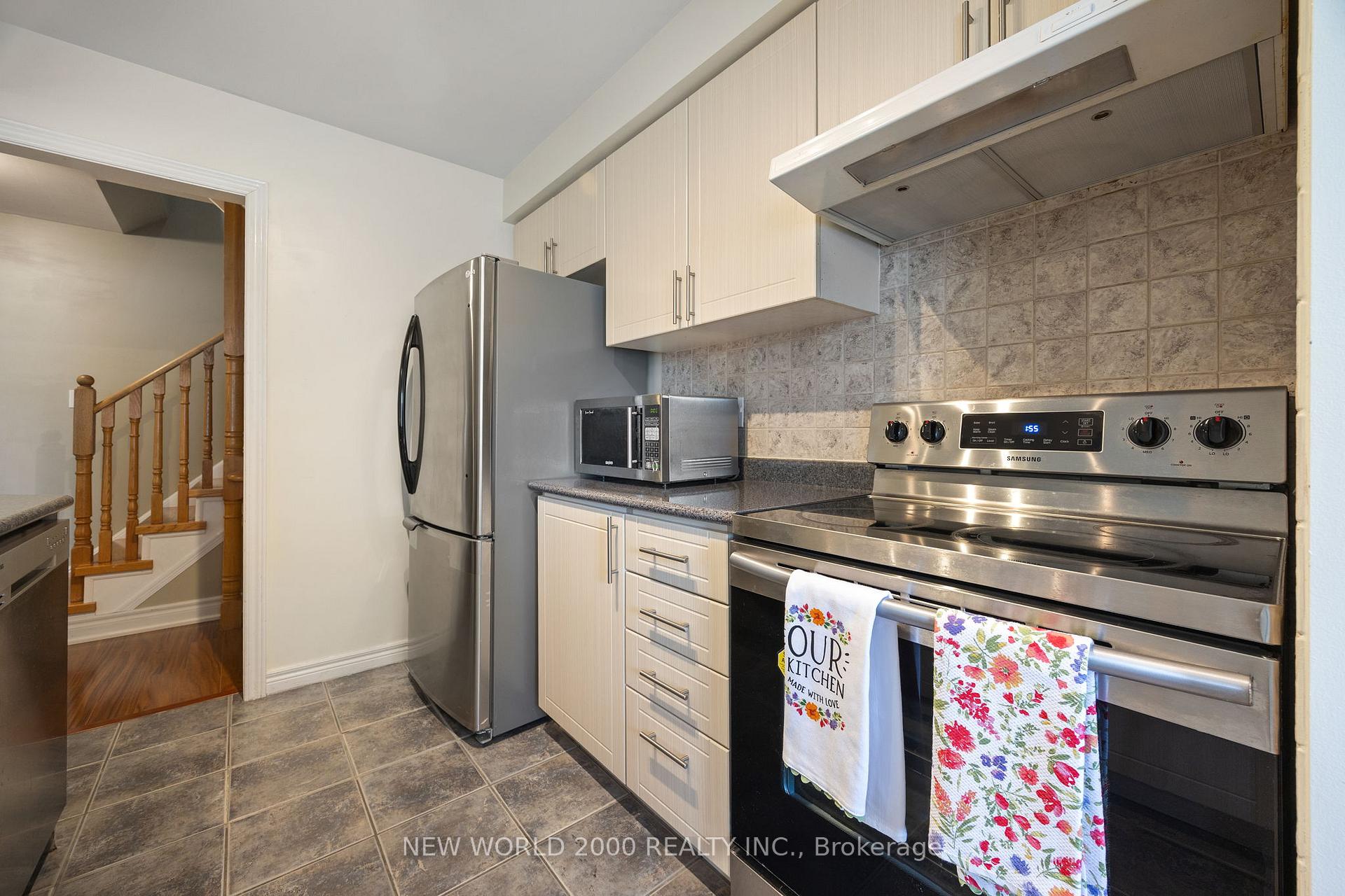Photo 8 of 22 Hawtin Lane, Aurora, Aurora Grove — HOMEH