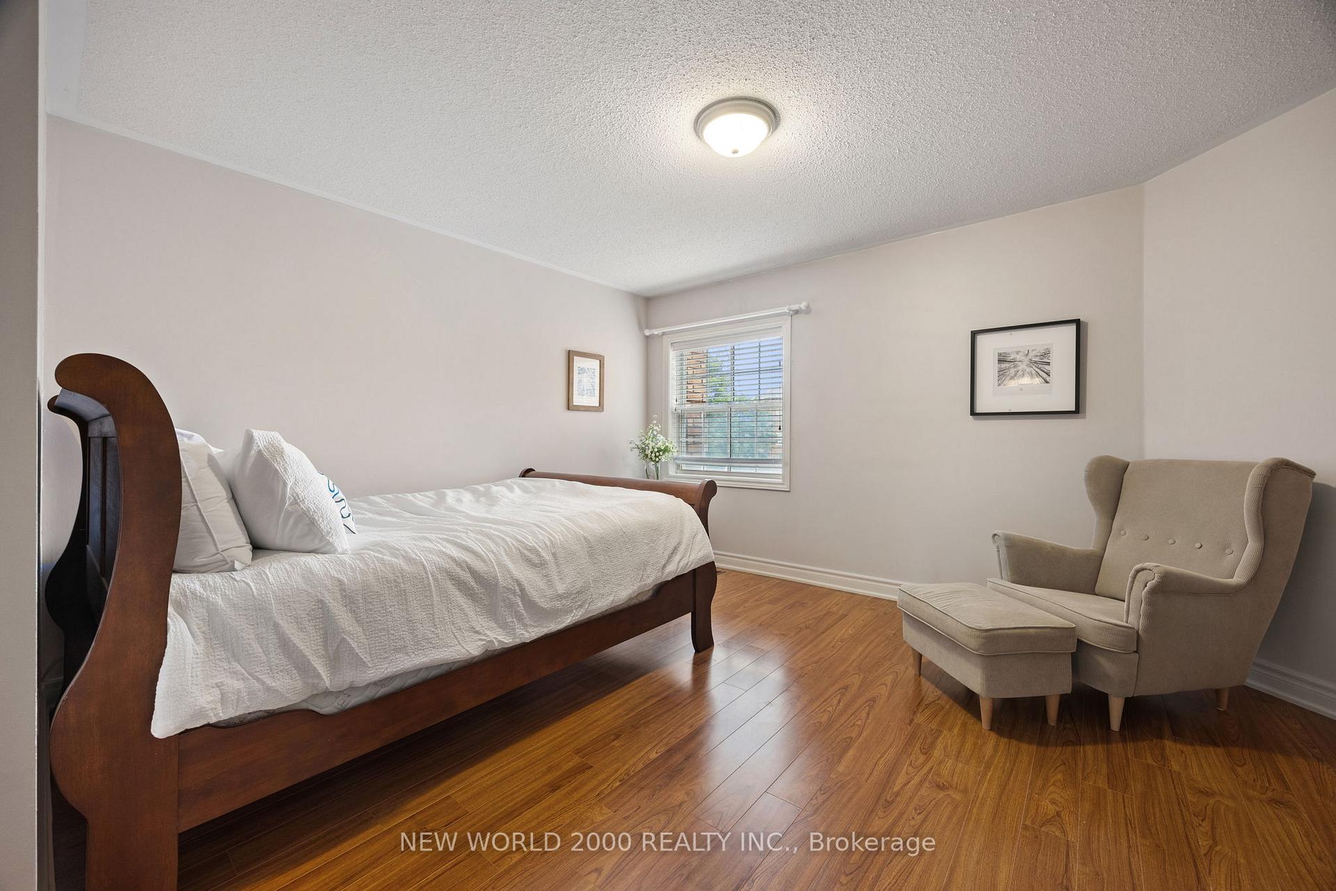 Photo 23 of 22 Hawtin Lane, Aurora, Aurora Grove — HOMEH
