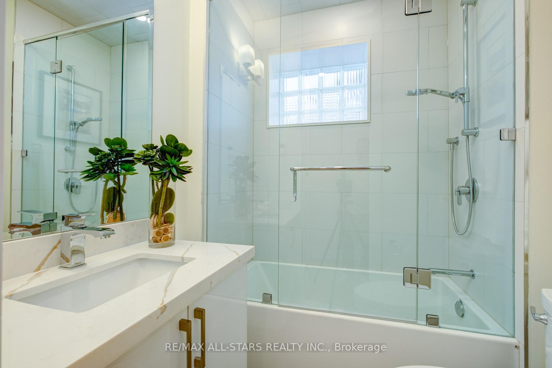 Photo 18 of 5B kimberley Avenue E, Toronto, East End-Danforth — HOMEH
