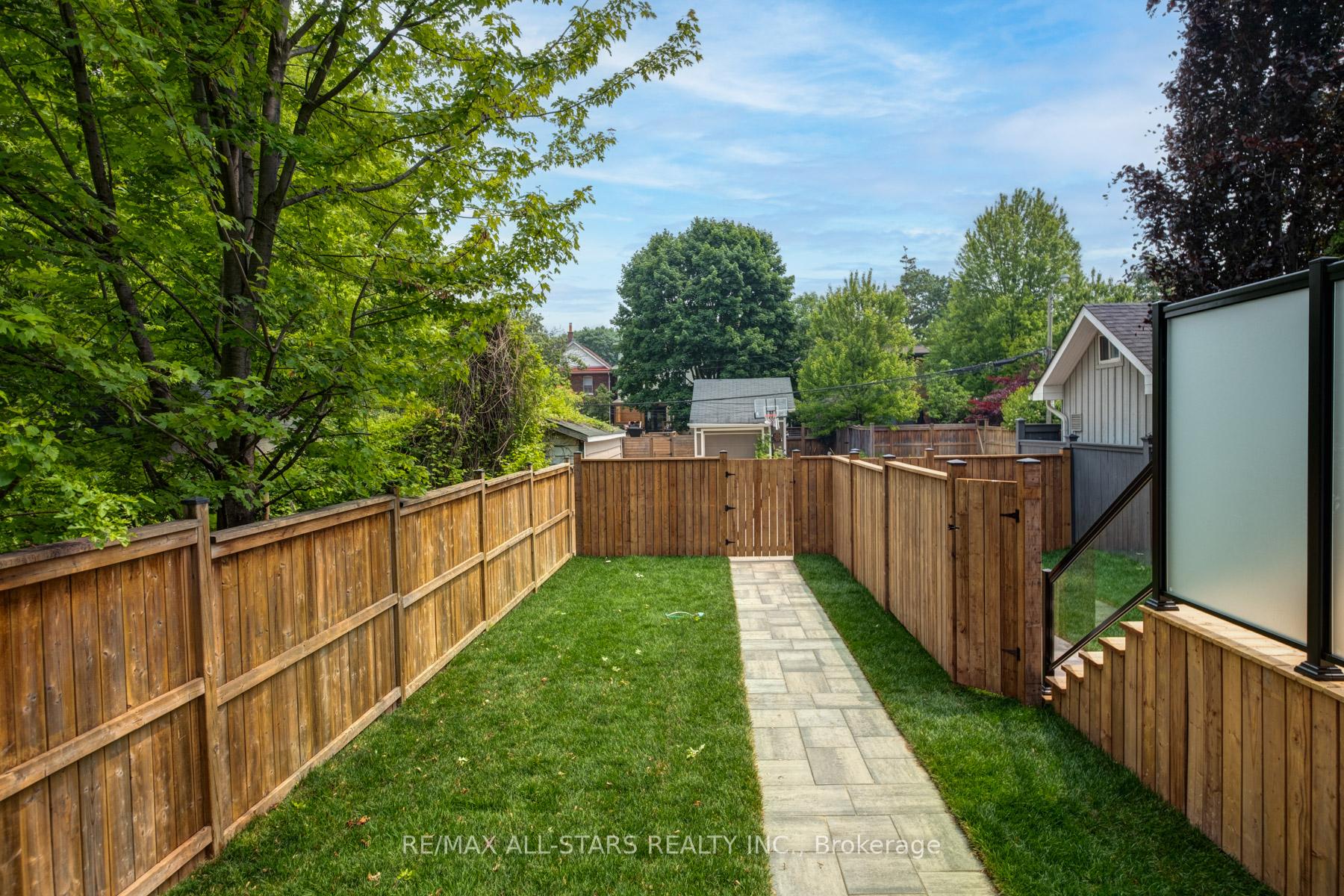 Photo 30 of 5B kimberley Avenue E, Toronto, East End-Danforth — HOMEH
