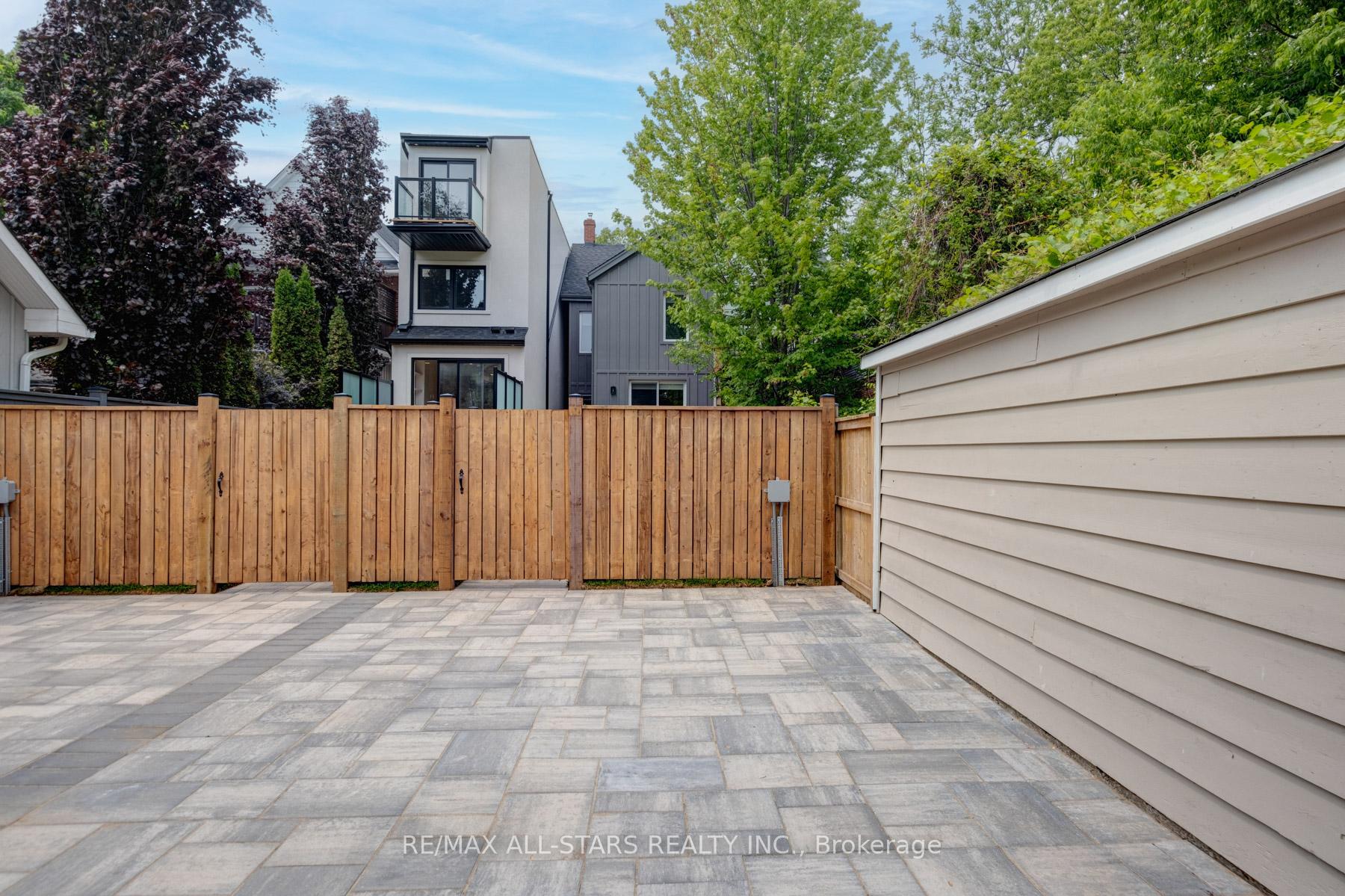 Photo 33 of 5B kimberley Avenue E, Toronto, East End-Danforth — HOMEH