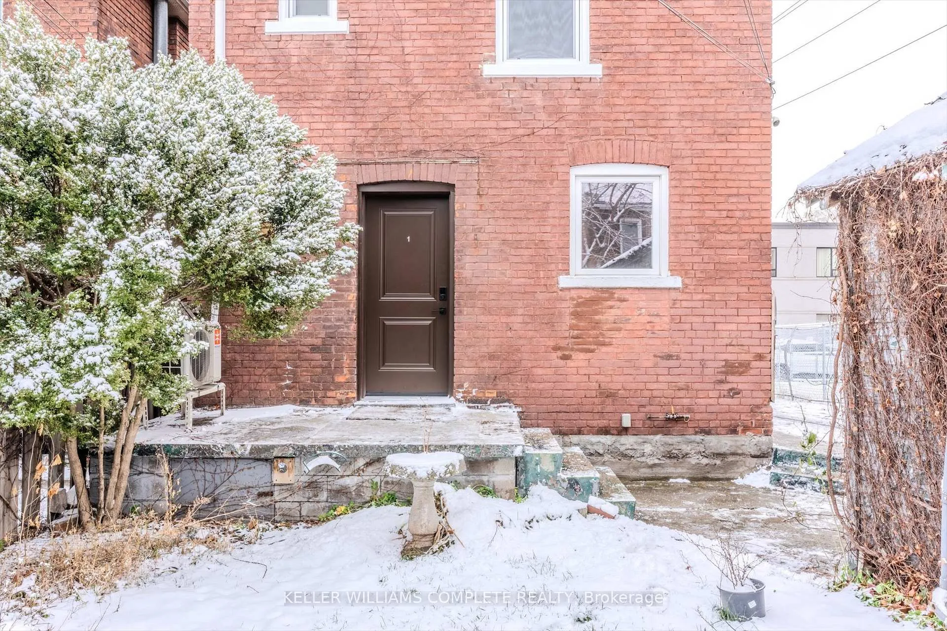 Photo 4 of Unit MAIN, 9 Stirton Street, Hamilton, Gibson — HOMEH