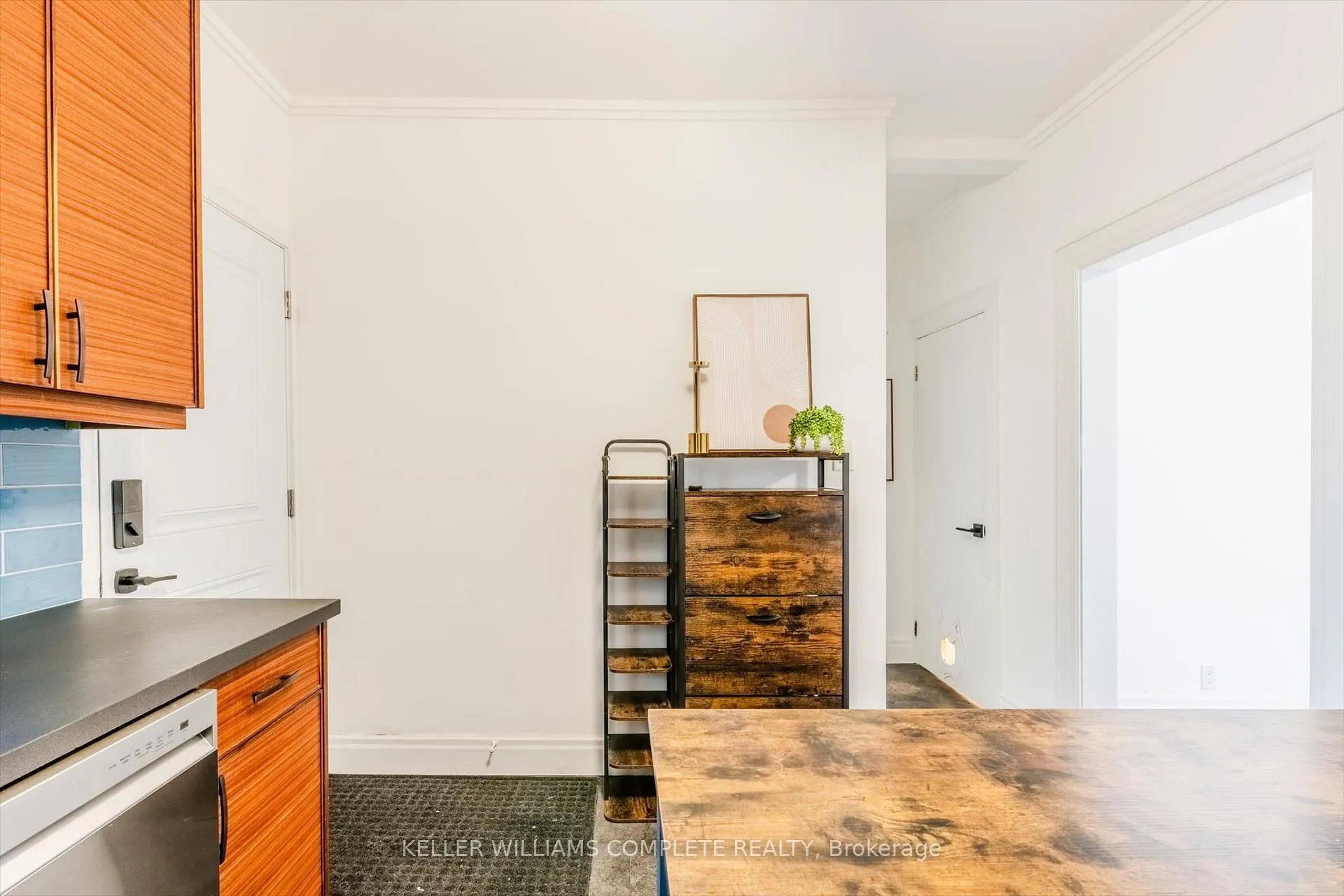 Photo 8 of Unit MAIN, 9 Stirton Street, Hamilton, Gibson — HOMEH