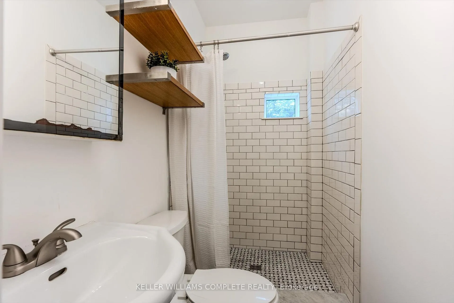 Photo 9 of Unit MAIN, 9 Stirton Street, Hamilton, Gibson — HOMEH
