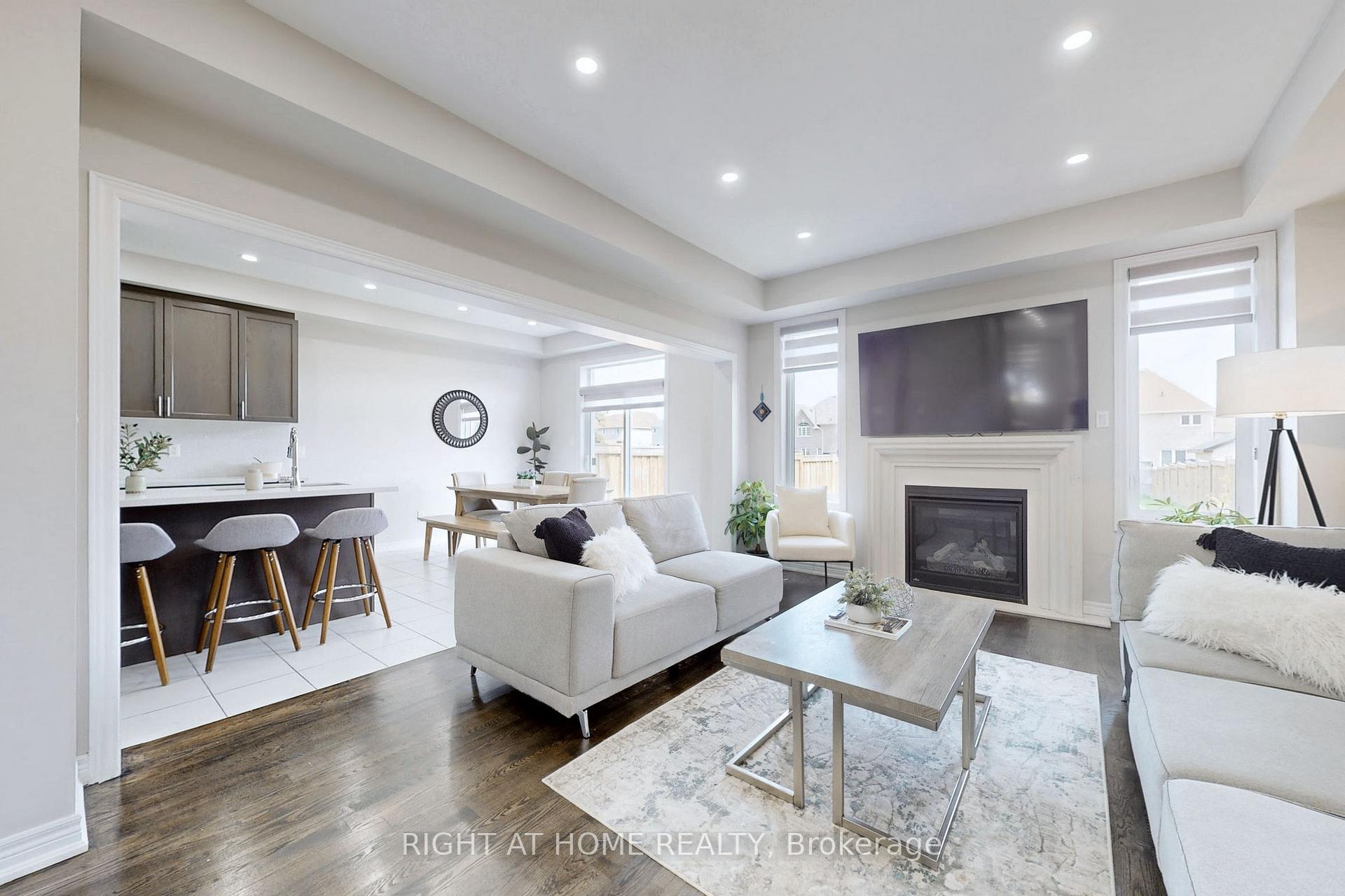 Photo 2 of 79 Mccurdy Drive, New Tecumseth, Tottenham — HOMEH