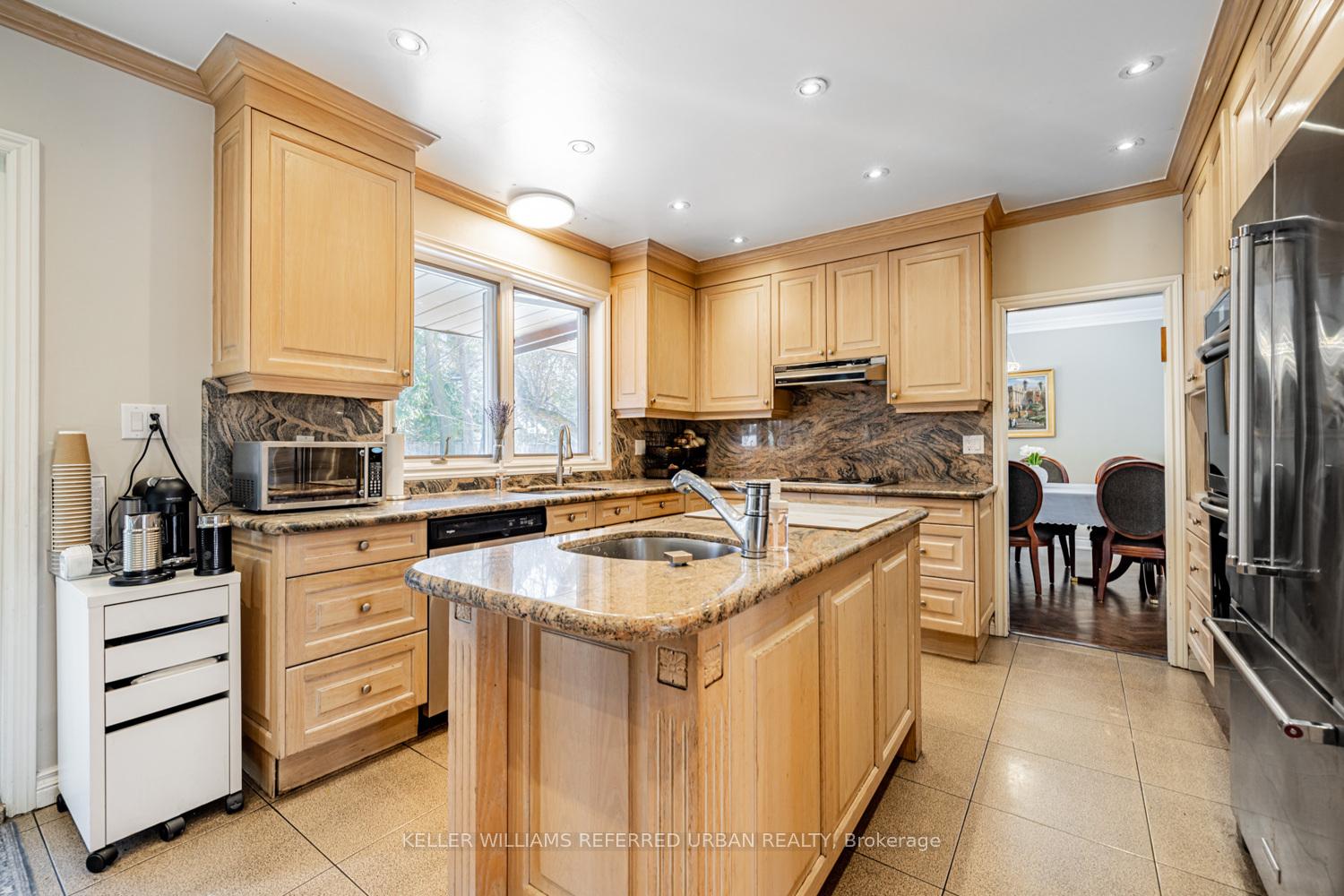 Photo 4 of 7 Stormont Avenue, Toronto, Englemount-Lawrence — HOMEH