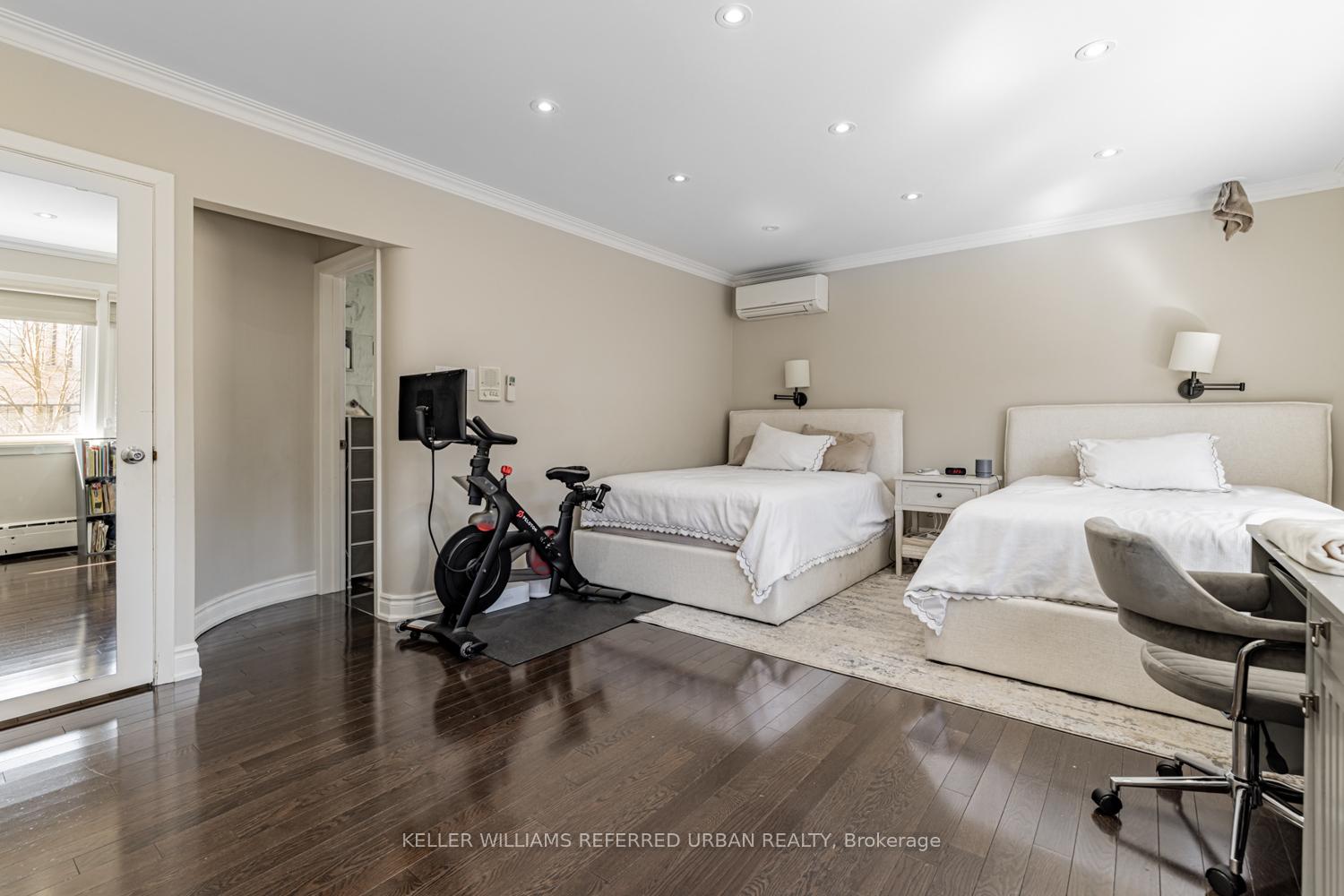 Photo 8 of 7 Stormont Avenue, Toronto, Englemount-Lawrence — HOMEH