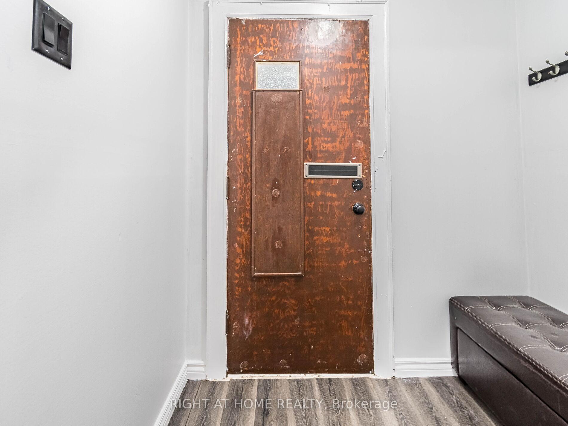 Photo 2 of 9 Kehl Street, Kitchener — HOMEH