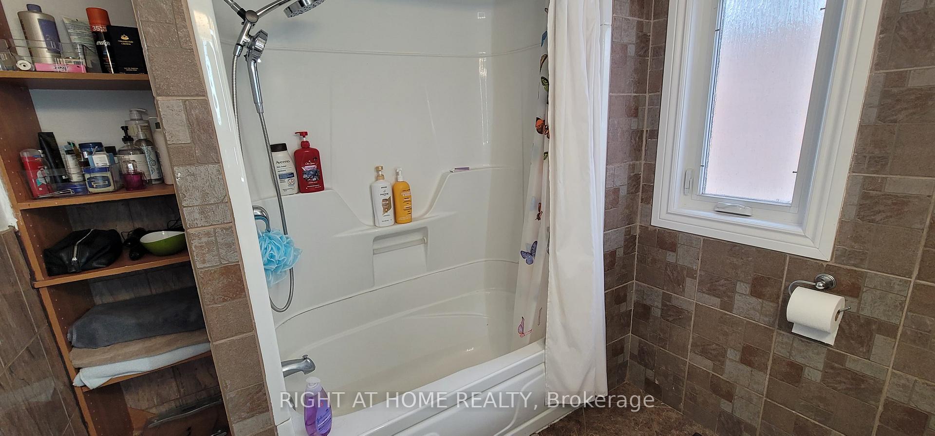 Photo 6 of 9 Kehl Street, Kitchener — HOMEH