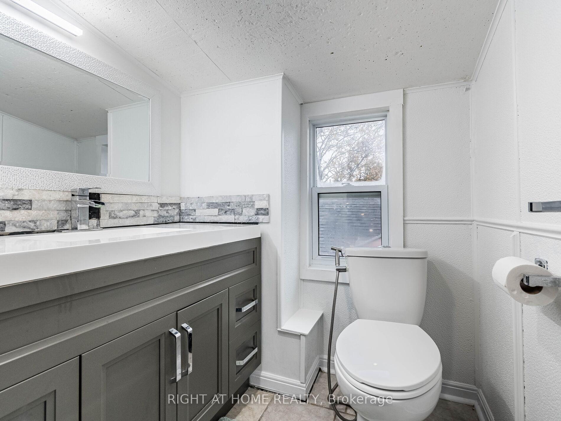Photo 19 of 9 Kehl Street, Kitchener — HOMEH