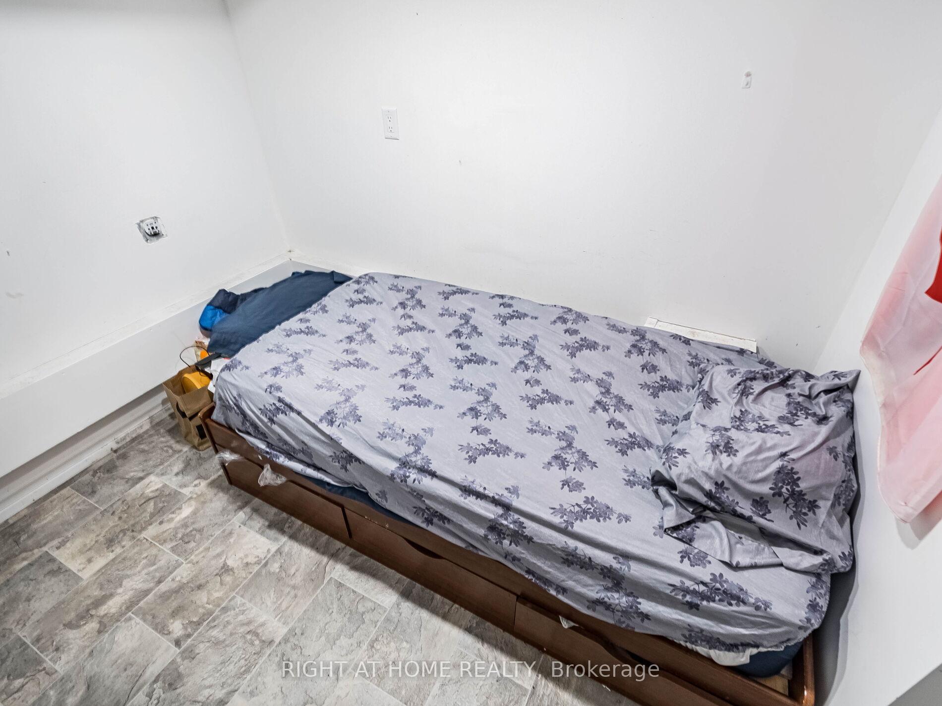 Photo 31 of 9 Kehl Street, Kitchener — HOMEH