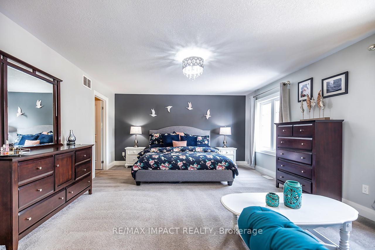 Photo 11 of 384 Northglen Boulevard, Clarington, Bowmanville — HOMEH
