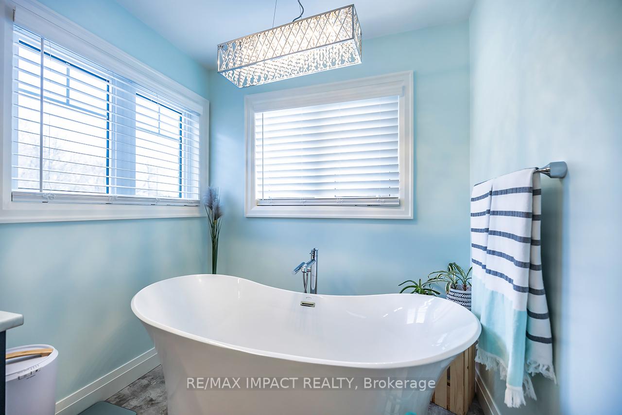 Photo 10 of 384 Northglen Boulevard, Clarington, Bowmanville — HOMEH