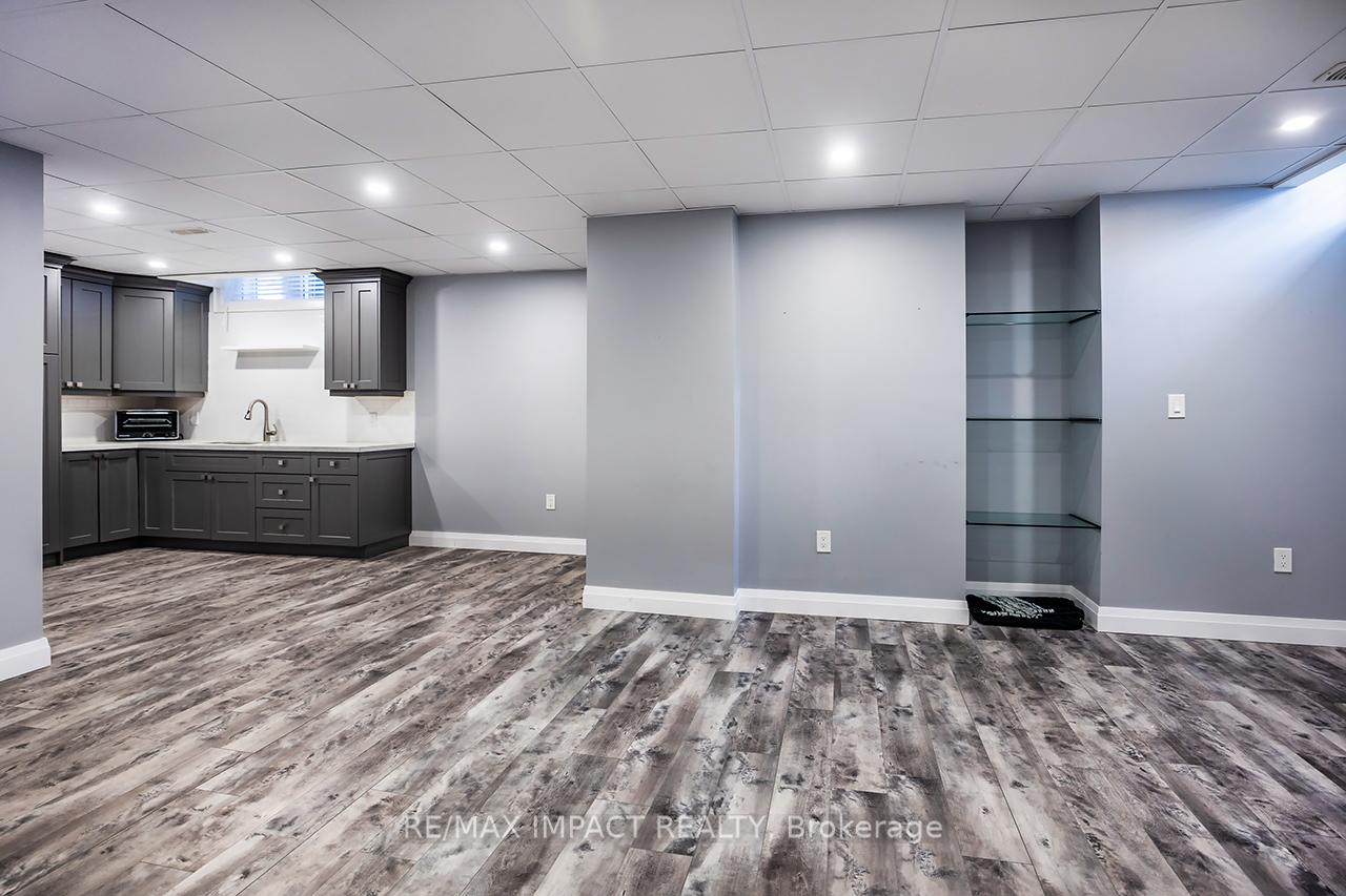 Photo 13 of 384 Northglen Boulevard, Clarington, Bowmanville — HOMEH
