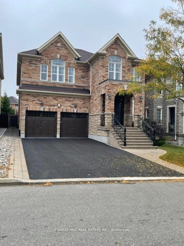 Front of 109 Heintzman Crescent