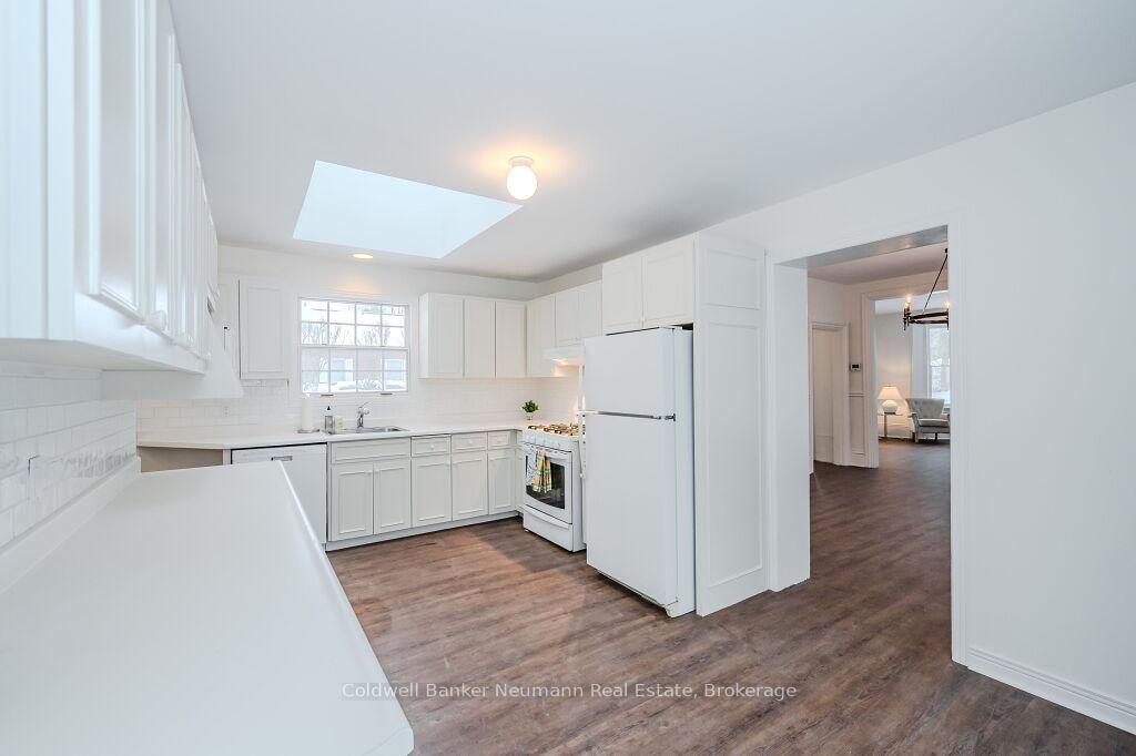 Photo 21 of 126 Palmer Street, Guelph, St. George's — HOMEH