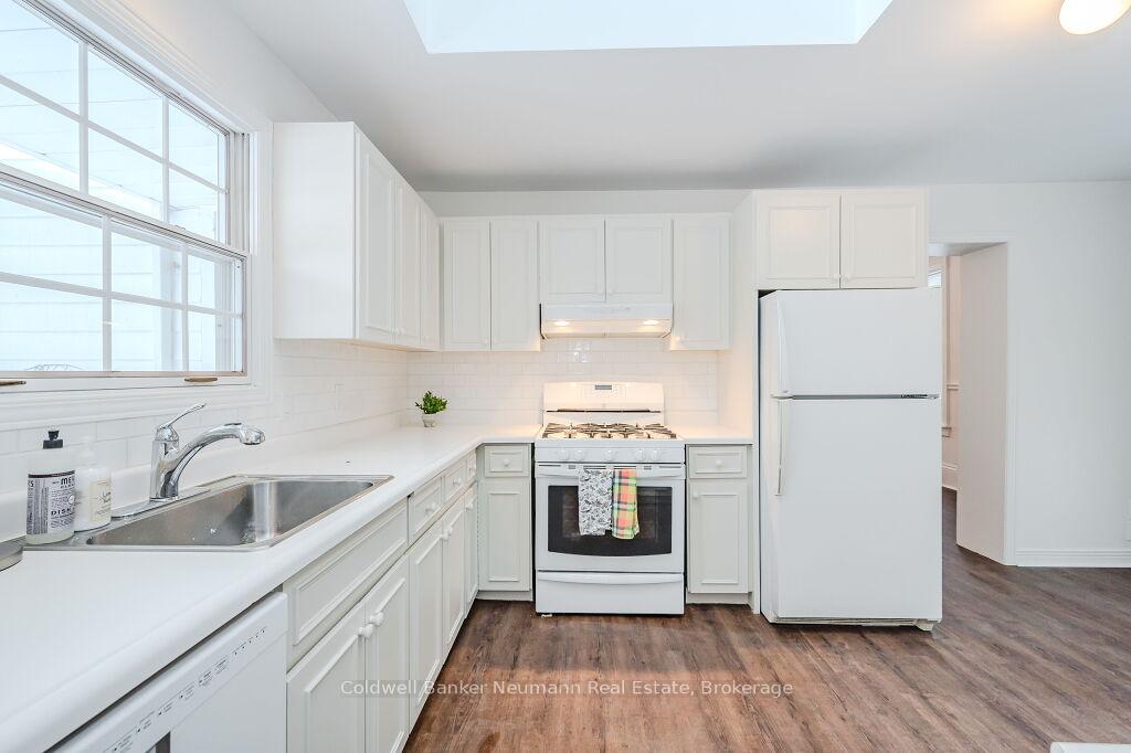 Photo 23 of 126 Palmer Street, Guelph, St. George's — HOMEH