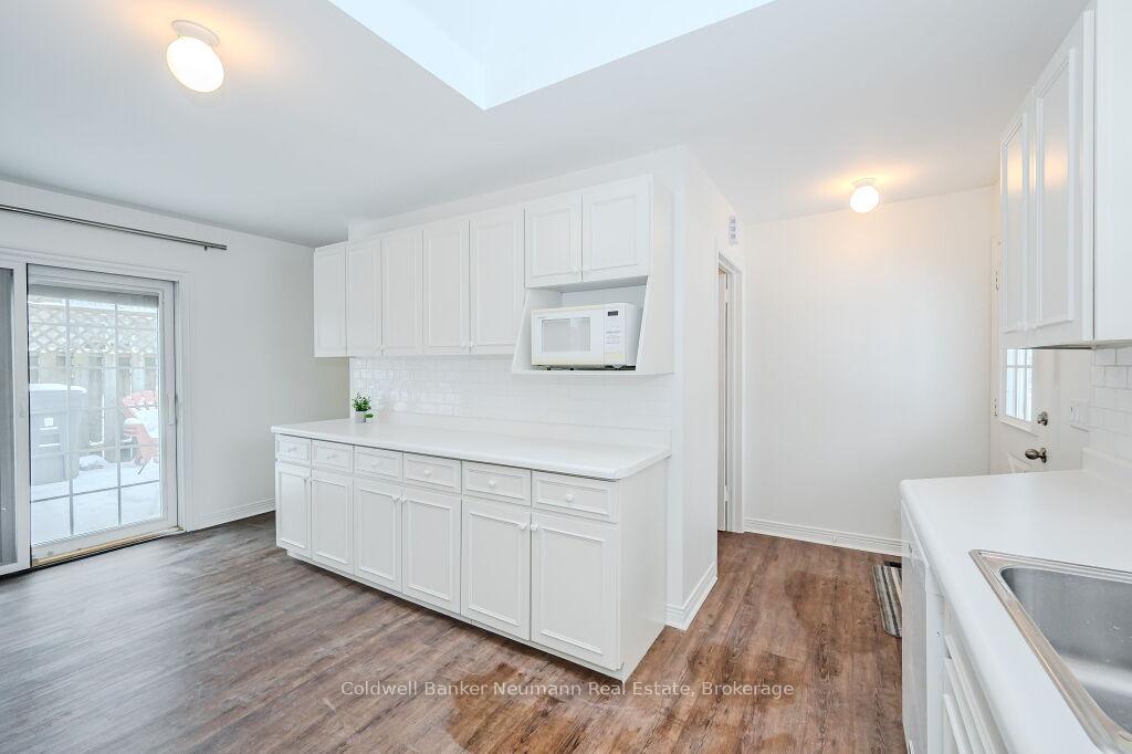 Photo 25 of 126 Palmer Street, Guelph, St. George's — HOMEH