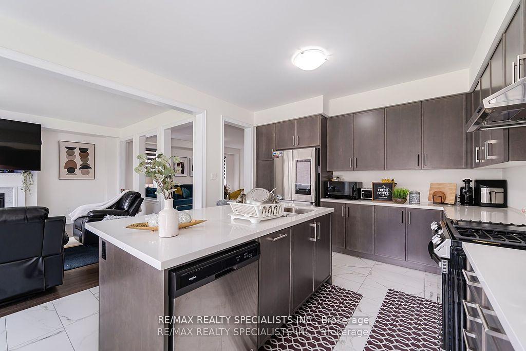 Photo 8 of 43 Petch Avenue, Caledon, Rural Caledon — HOMEH