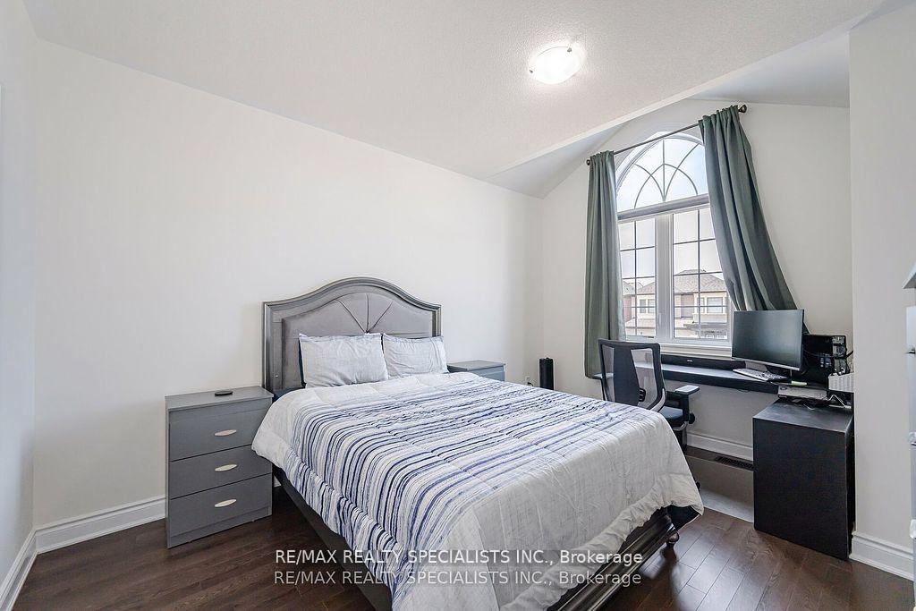 Photo 13 of 43 Petch Avenue, Caledon, Rural Caledon — HOMEH