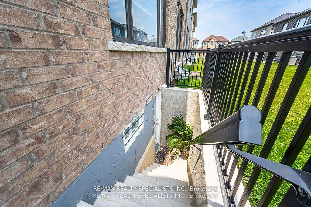 Photo 33 of 43 Petch Avenue, Caledon, Rural Caledon — HOMEH