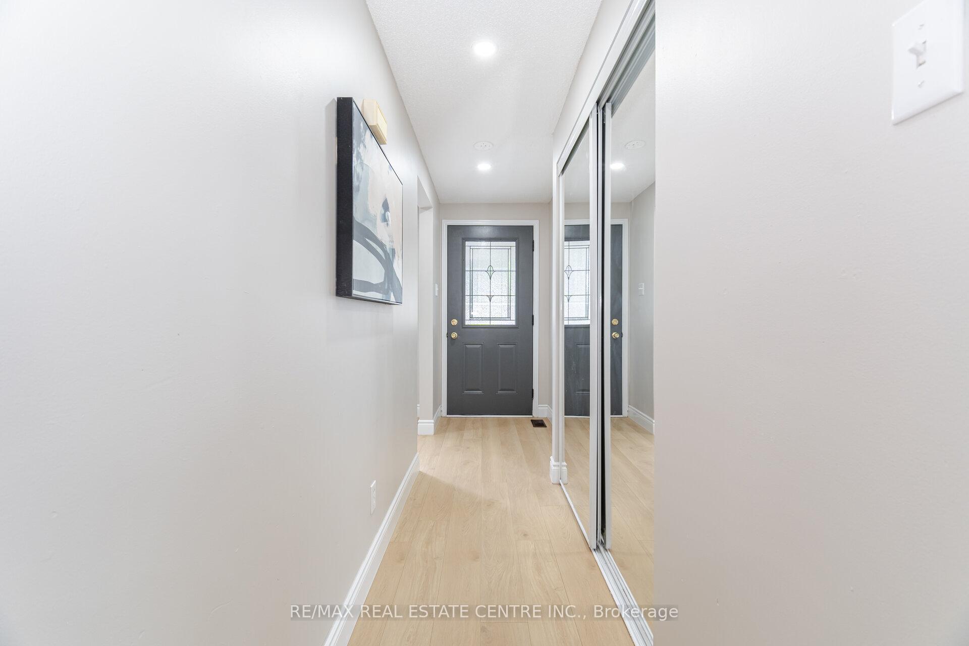 Photo 2 of 635A Rummelhardt Drive, Waterloo — HOMEH