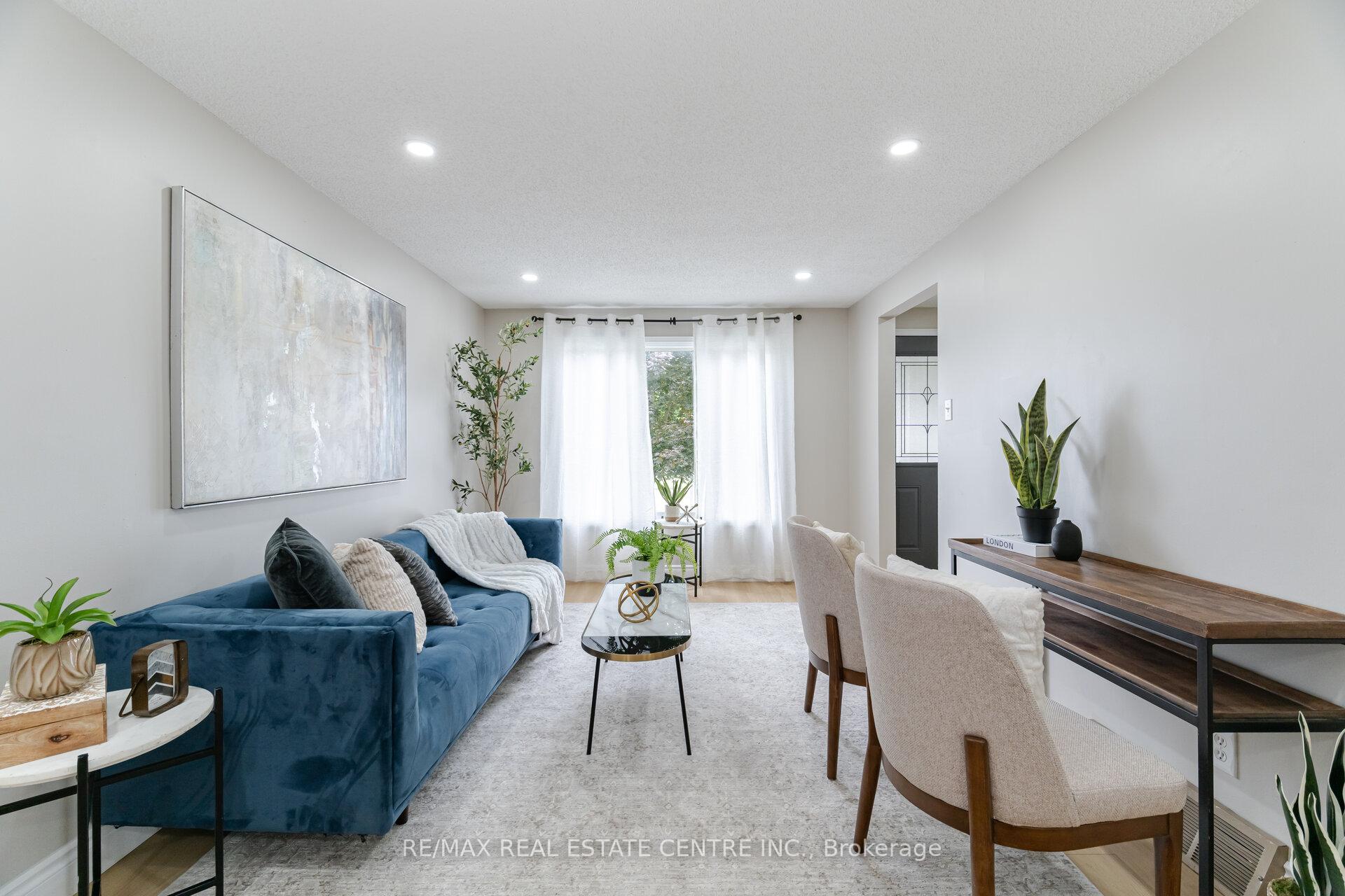 Photo 4 of 635A Rummelhardt Drive, Waterloo — HOMEH