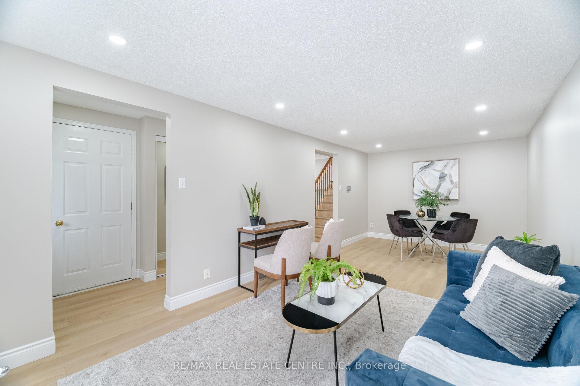 Photo 3 of 635A Rummelhardt Drive, Waterloo — HOMEH