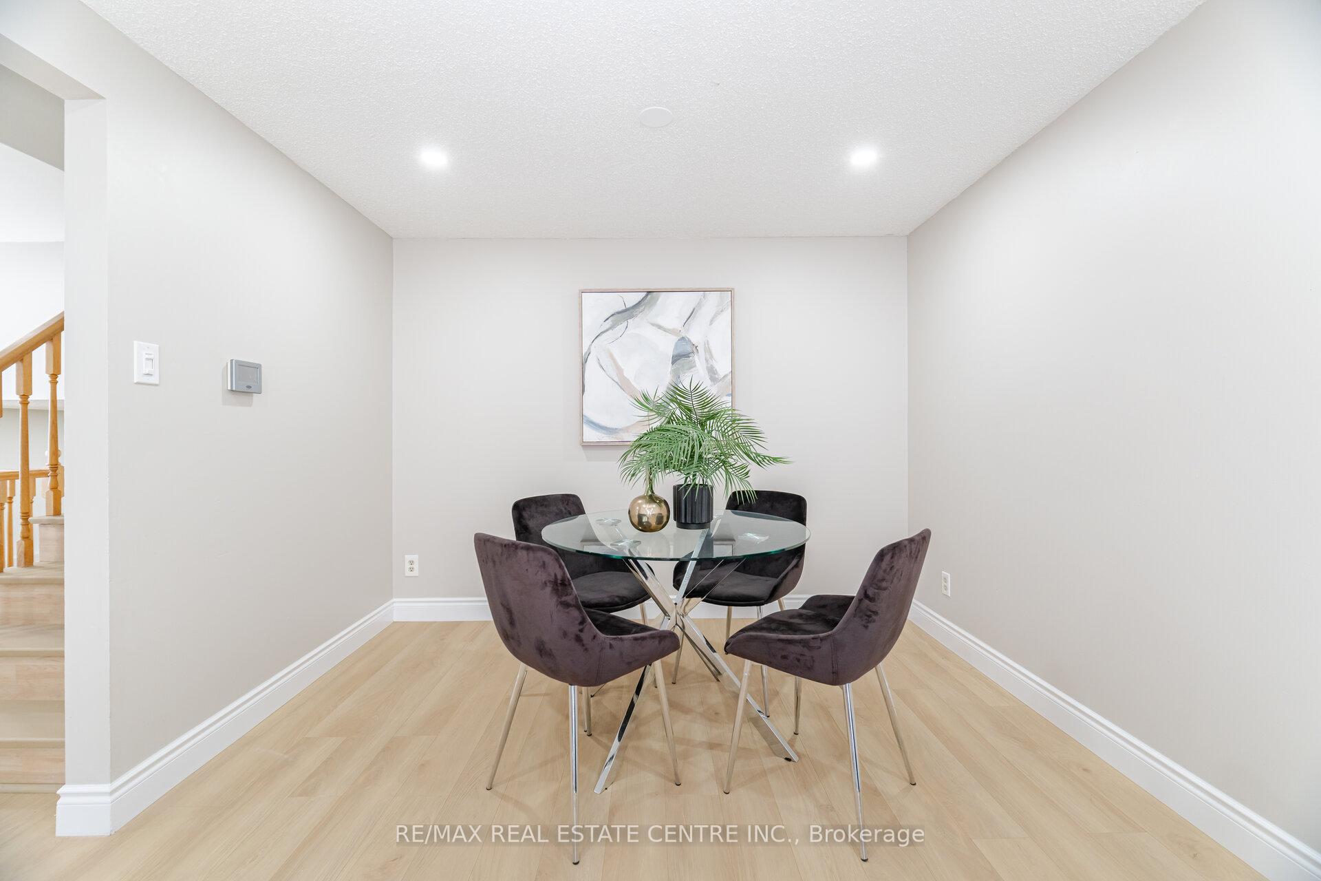 Photo 8 of 635A Rummelhardt Drive, Waterloo — HOMEH