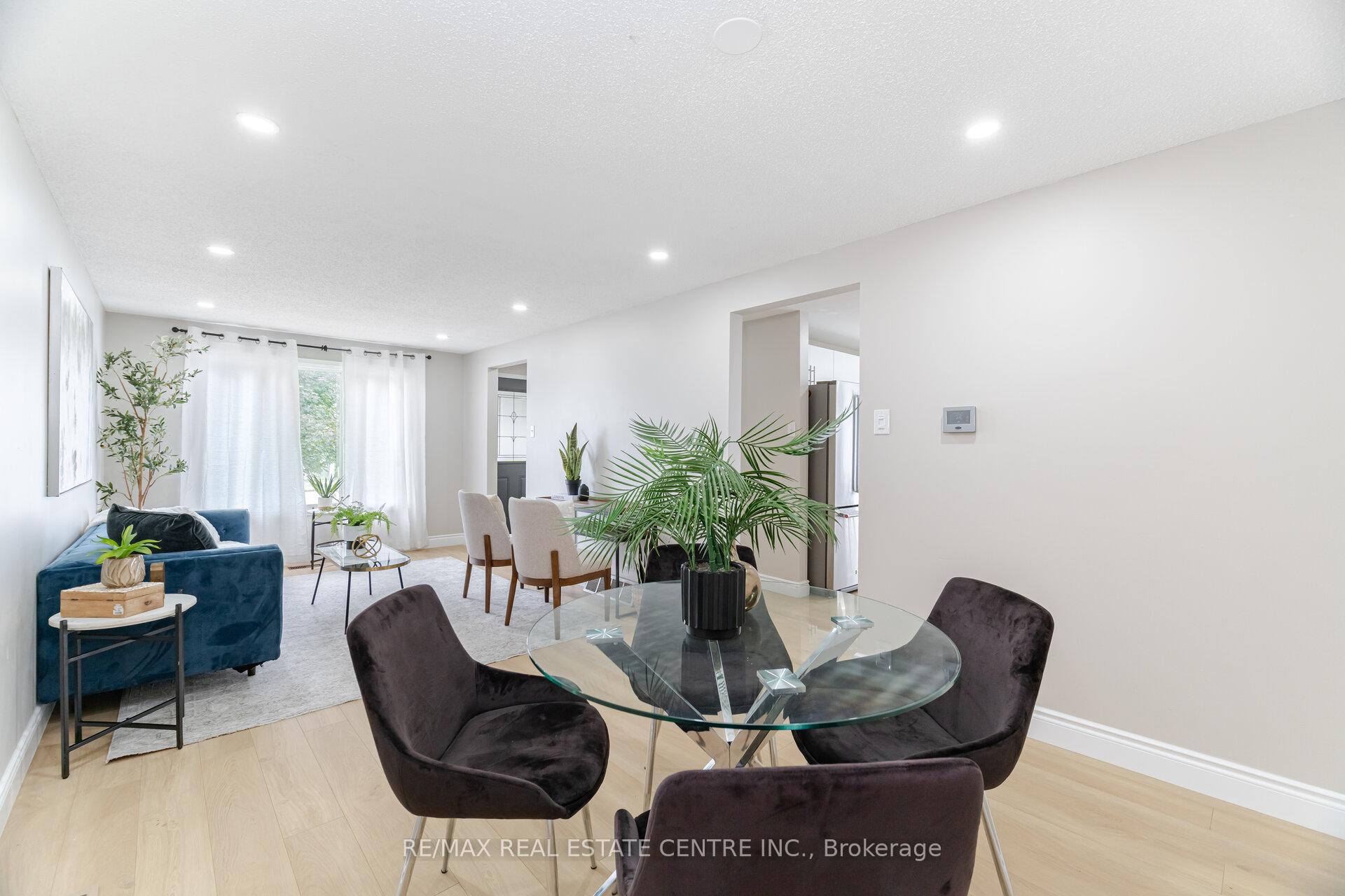 Photo 15 of 635A Rummelhardt Drive, Waterloo — HOMEH