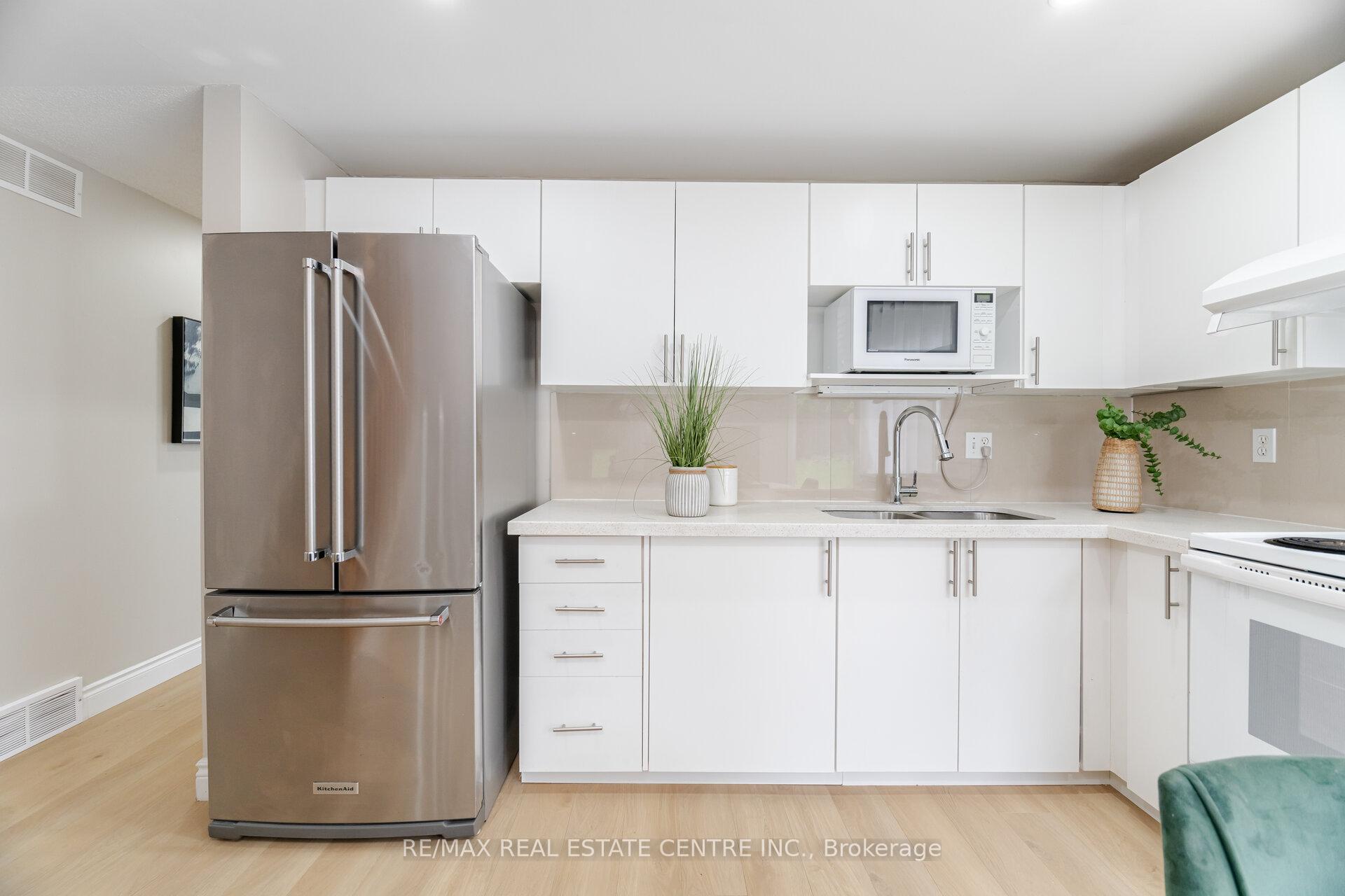 Photo 9 of 635A Rummelhardt Drive, Waterloo — HOMEH