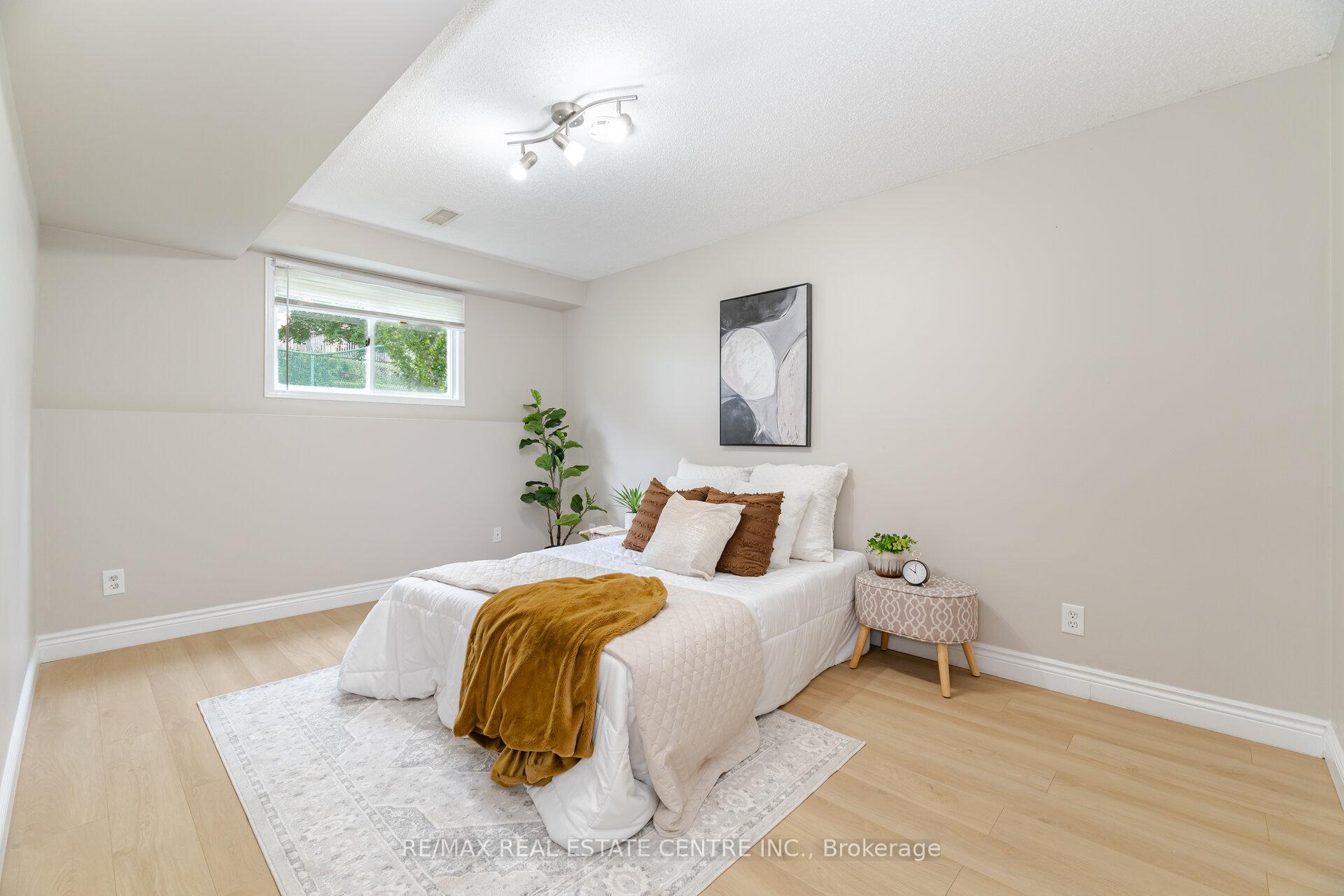 Photo 18 of 635A Rummelhardt Drive, Waterloo — HOMEH