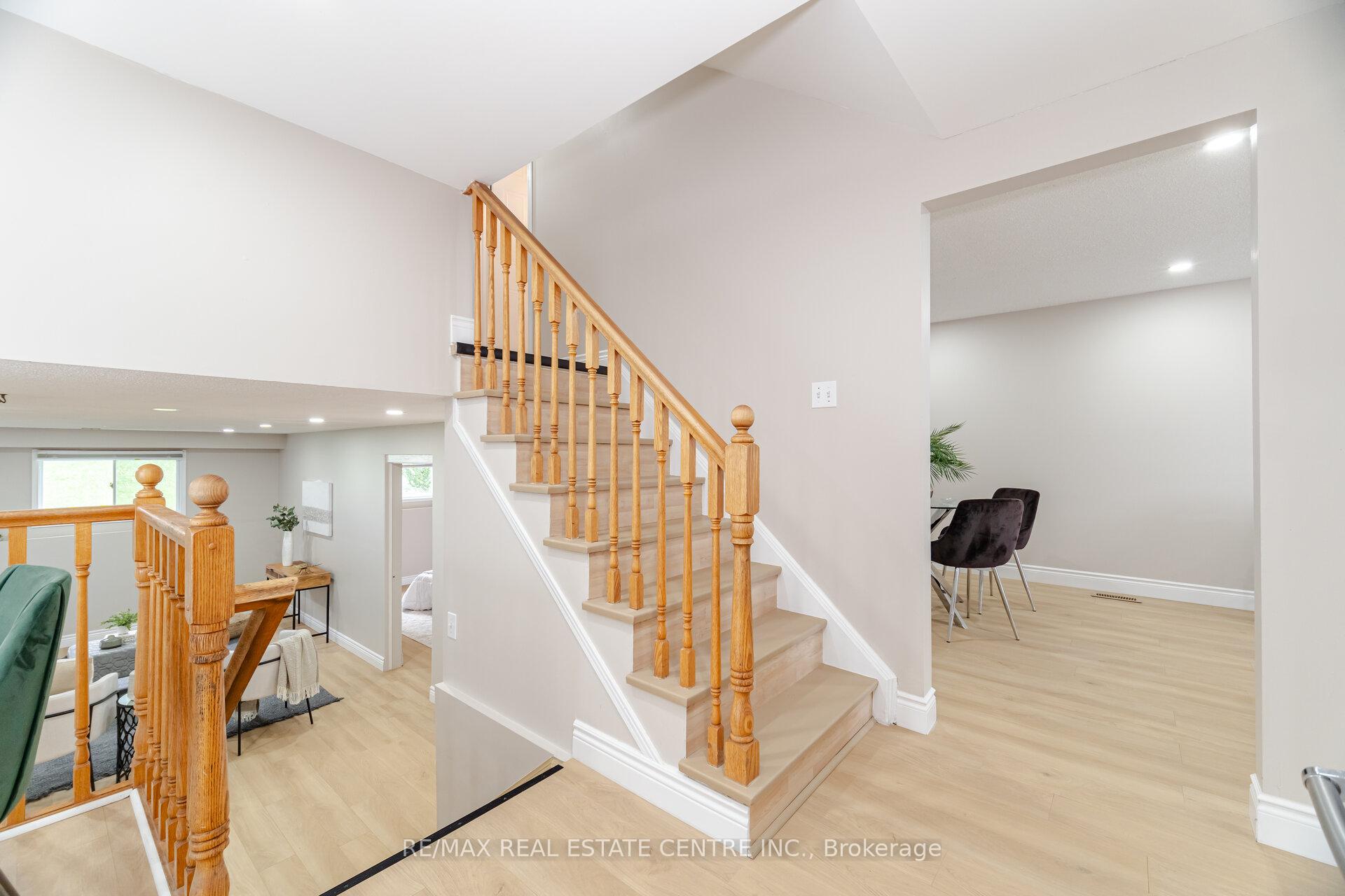 Photo 16 of 635A Rummelhardt Drive, Waterloo — HOMEH