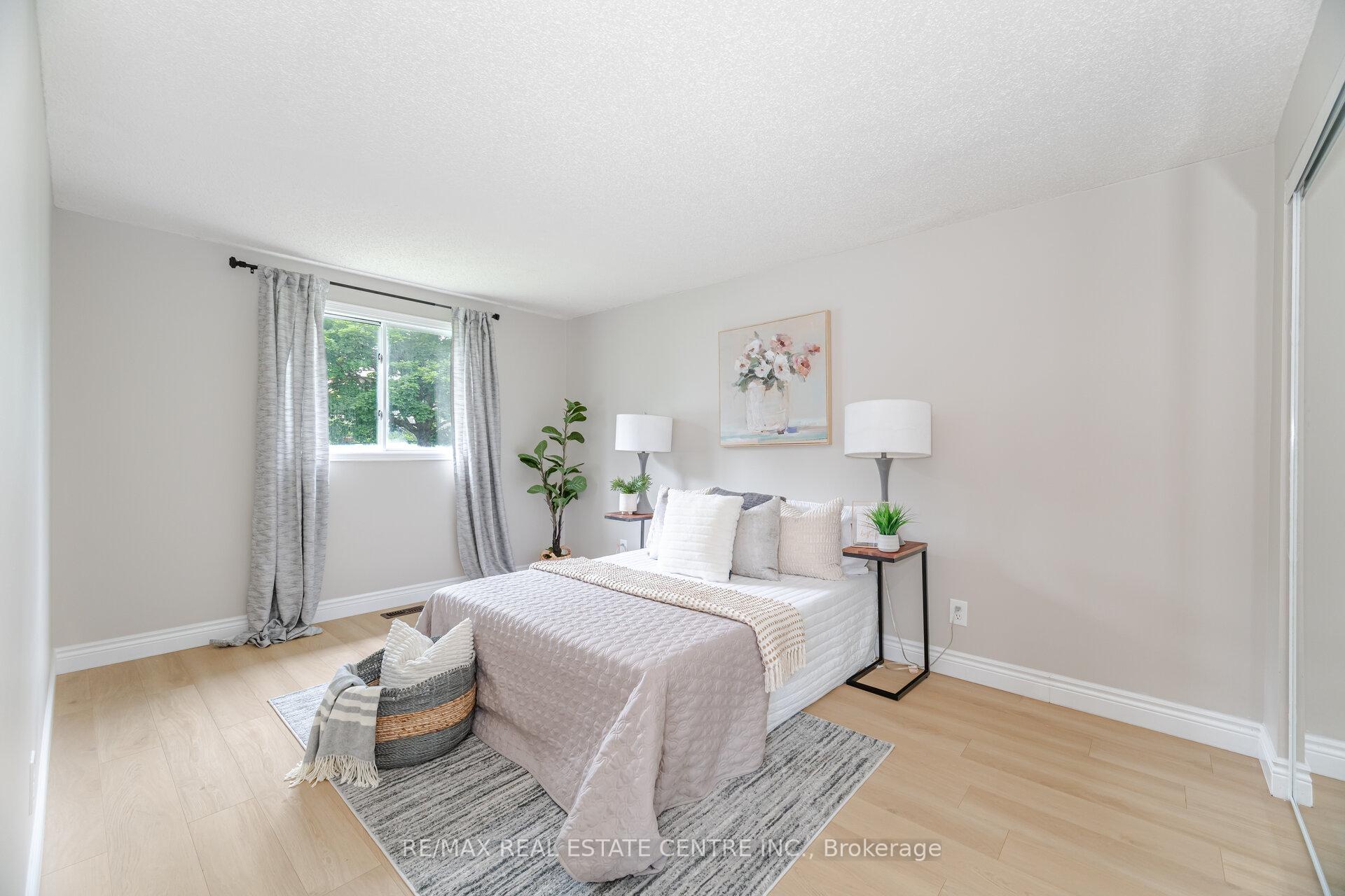 Photo 32 of 635A Rummelhardt Drive, Waterloo — HOMEH