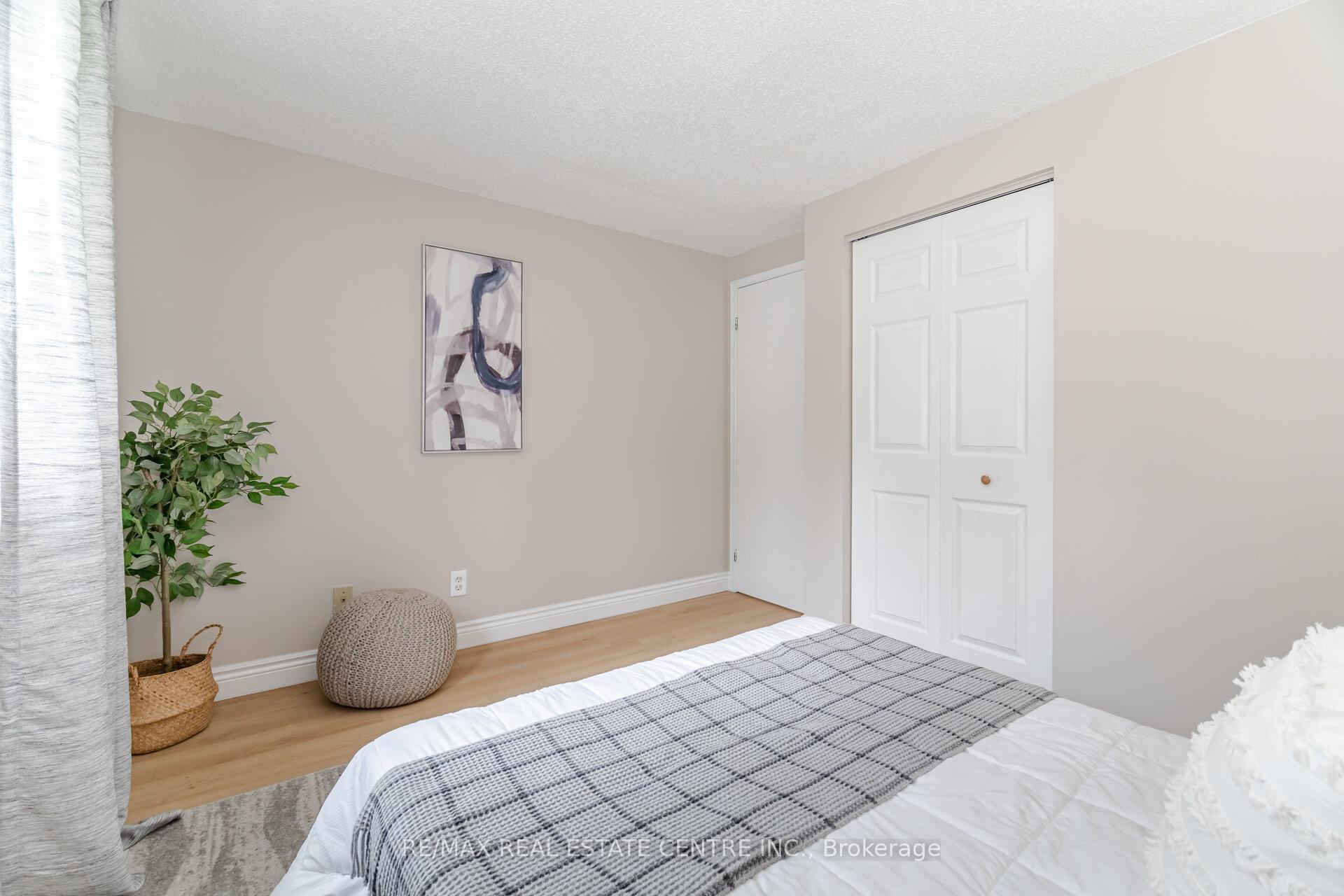 Photo 31 of 635A Rummelhardt Drive, Waterloo — HOMEH