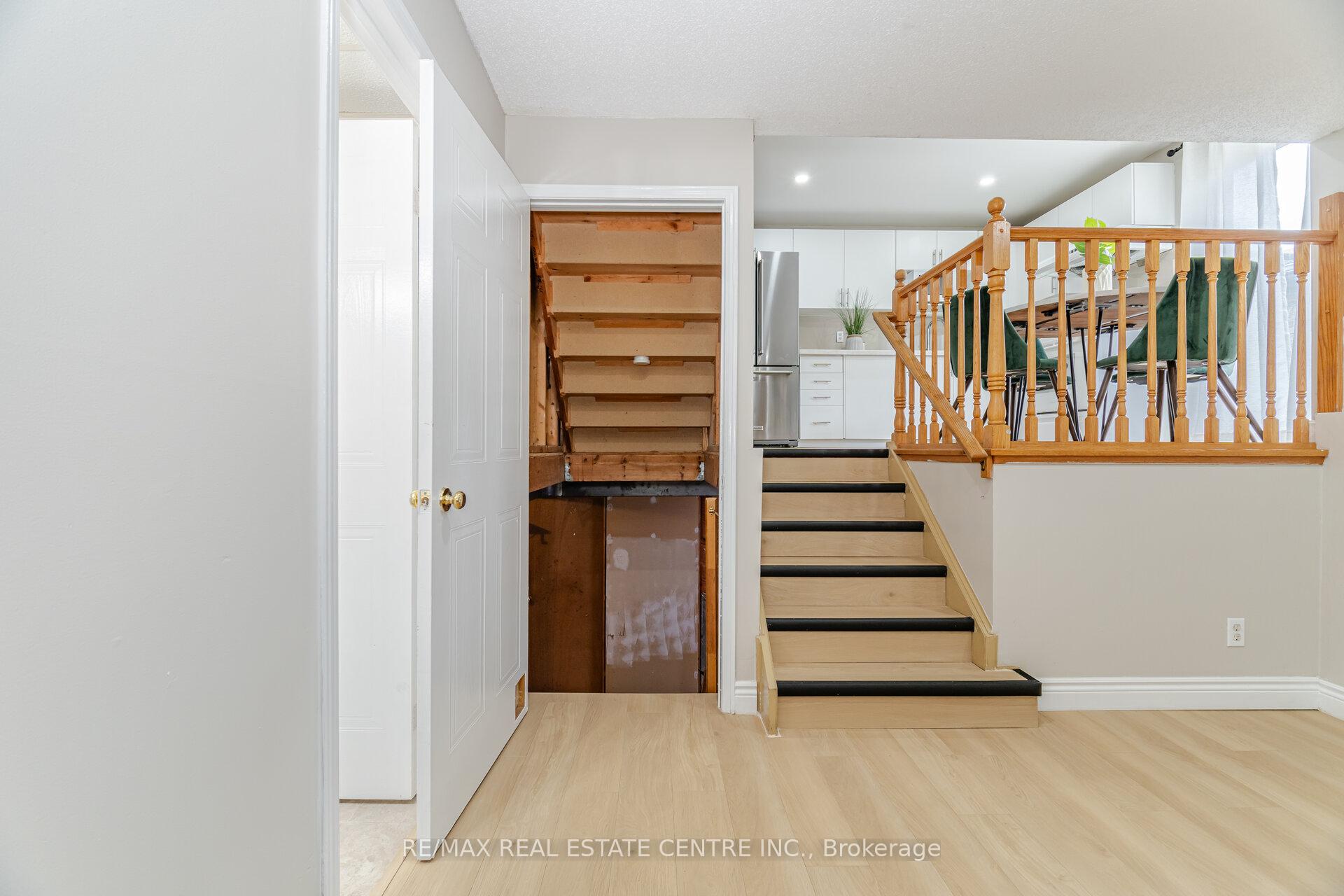 Photo 25 of 635A Rummelhardt Drive, Waterloo — HOMEH