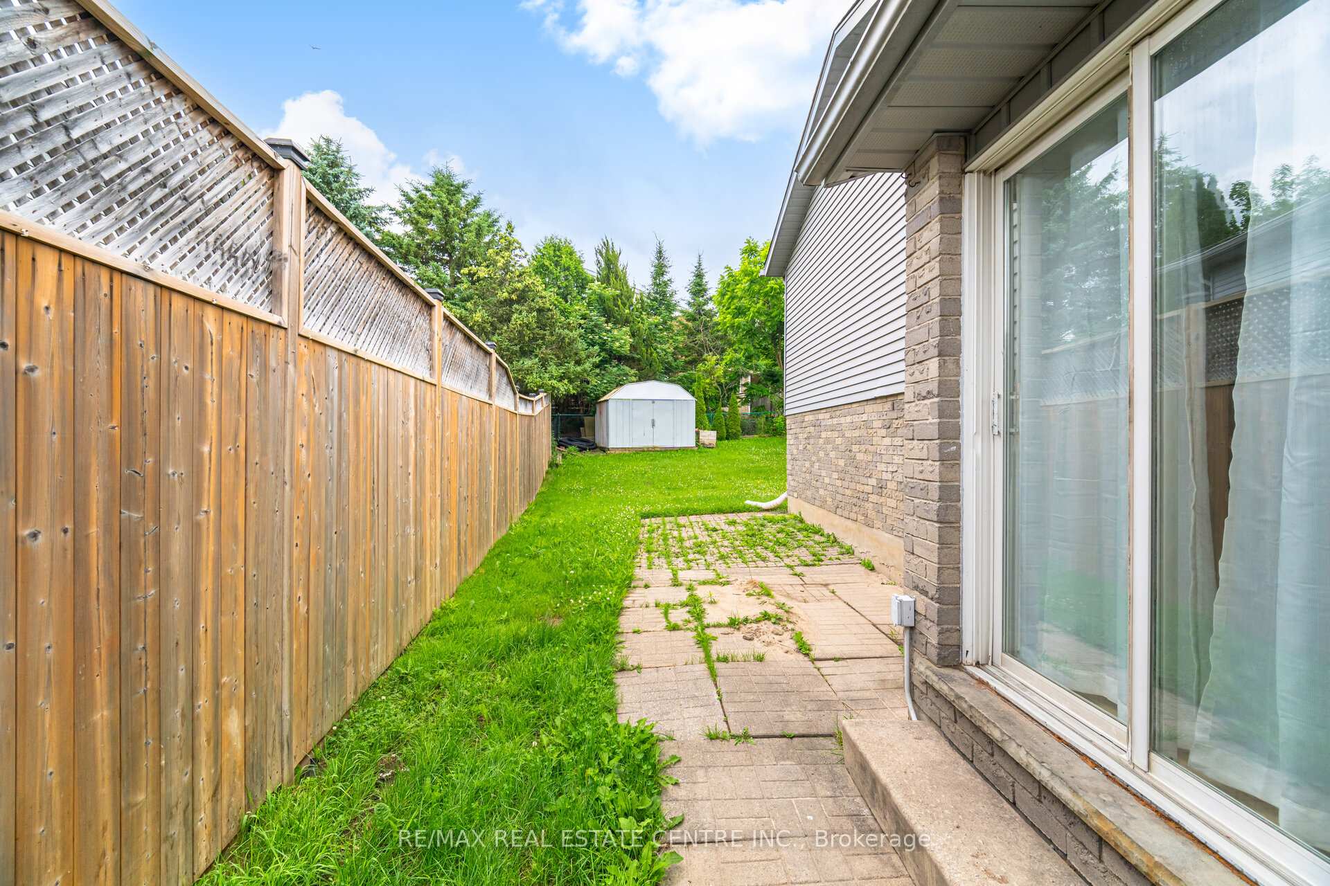 Photo 27 of 635A Rummelhardt Drive, Waterloo — HOMEH