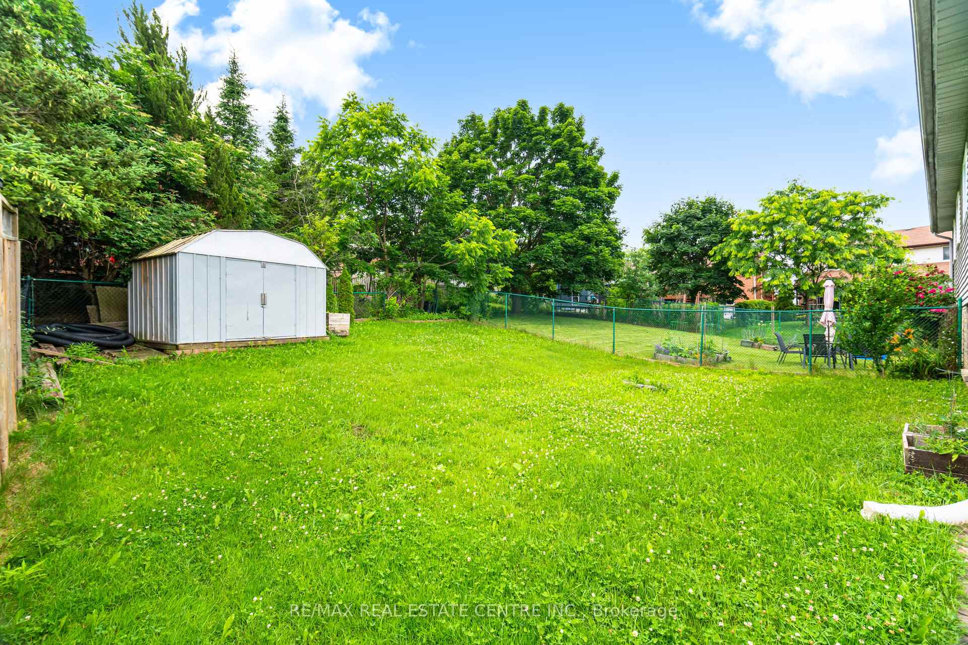 Photo 28 of 635A Rummelhardt Drive, Waterloo — HOMEH