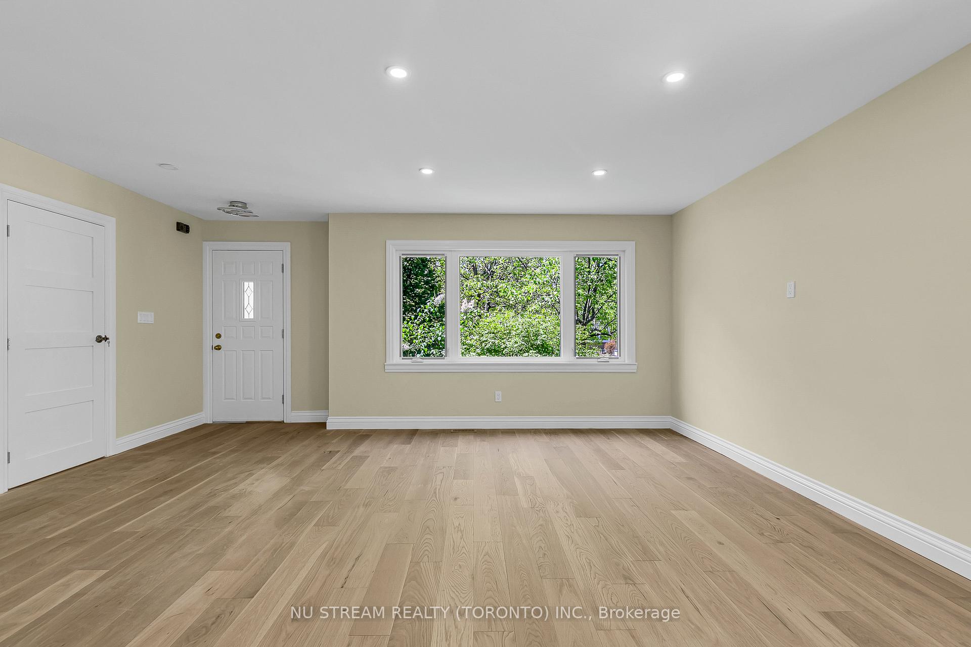 Photo 4 of 688 Rosedale Avenue, Windsor — HOMEH