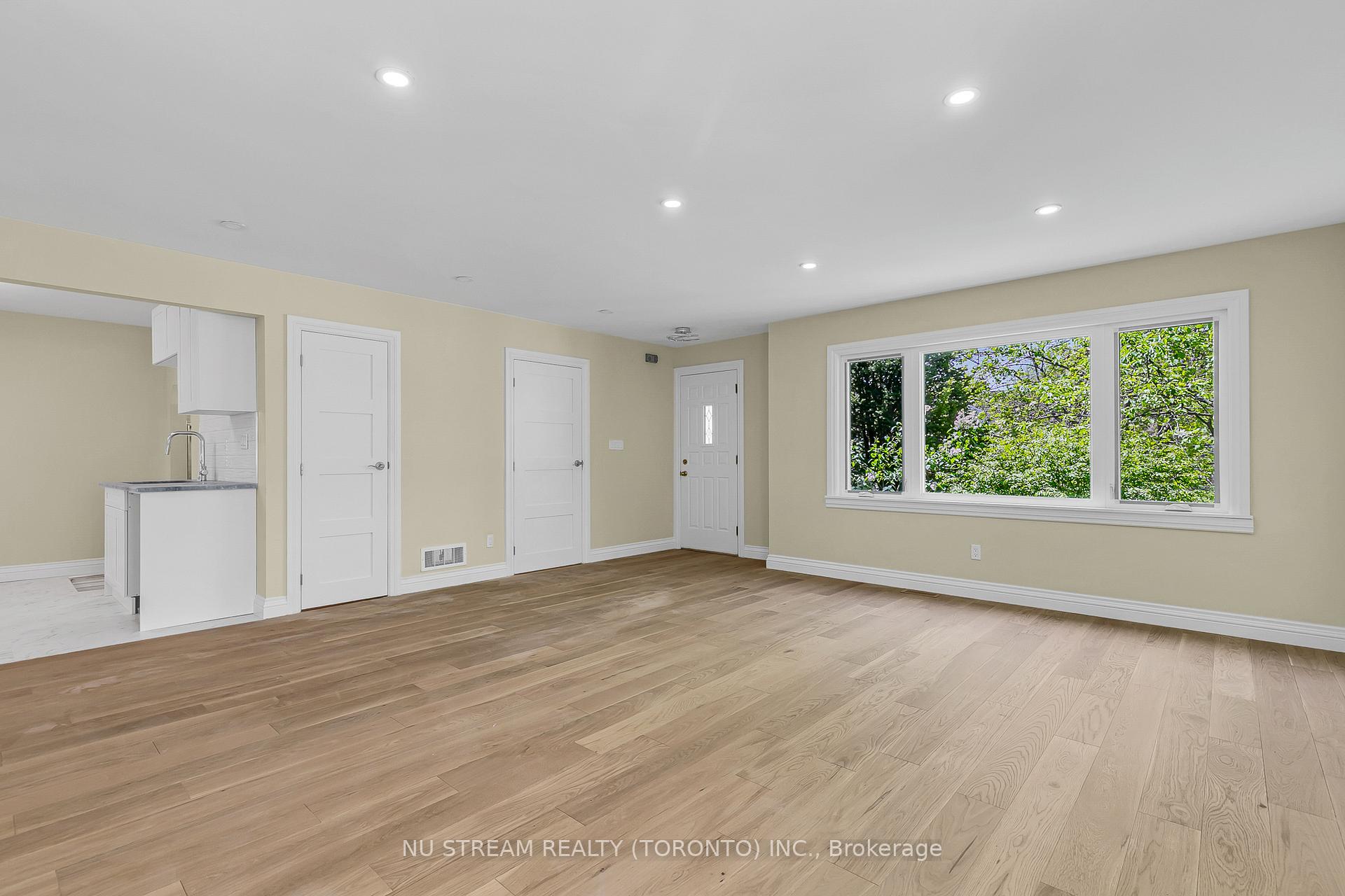 Photo 2 of 688 Rosedale Avenue, Windsor — HOMEH