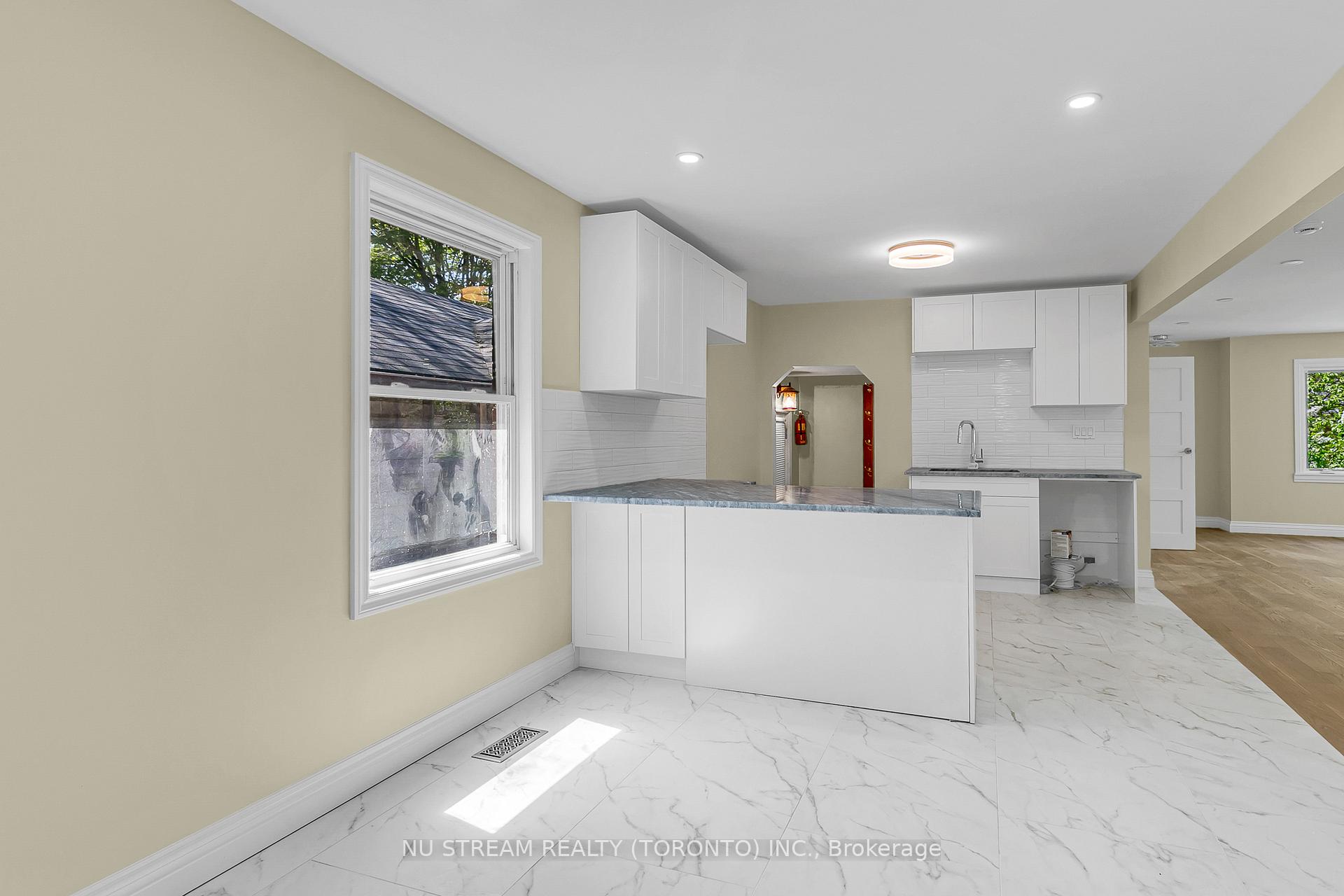 Photo 6 of 688 Rosedale Avenue, Windsor — HOMEH