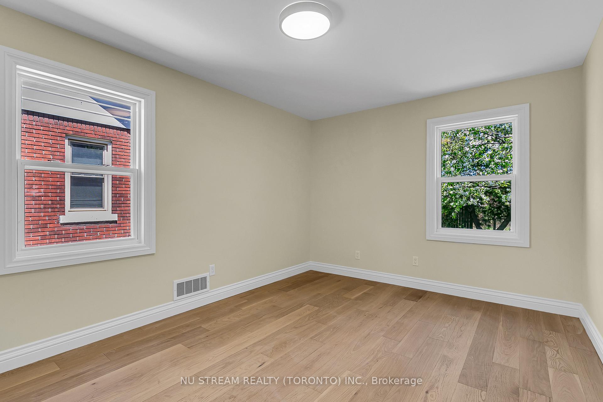Photo 11 of 688 Rosedale Avenue, Windsor — HOMEH