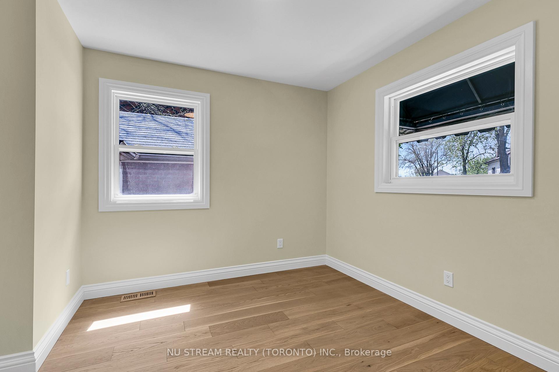 Photo 16 of 688 Rosedale Avenue, Windsor — HOMEH