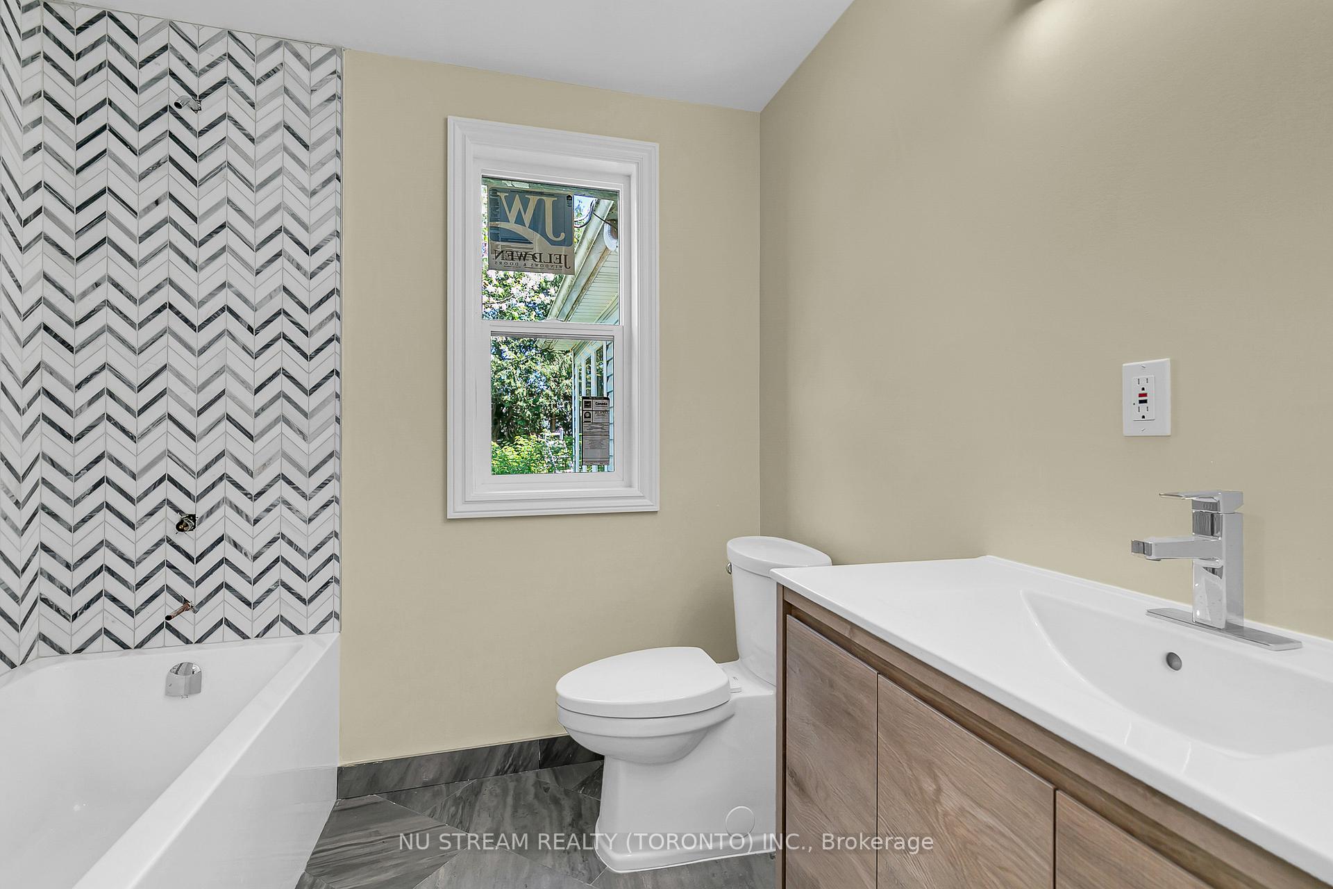 Photo 10 of 688 Rosedale Avenue, Windsor — HOMEH
