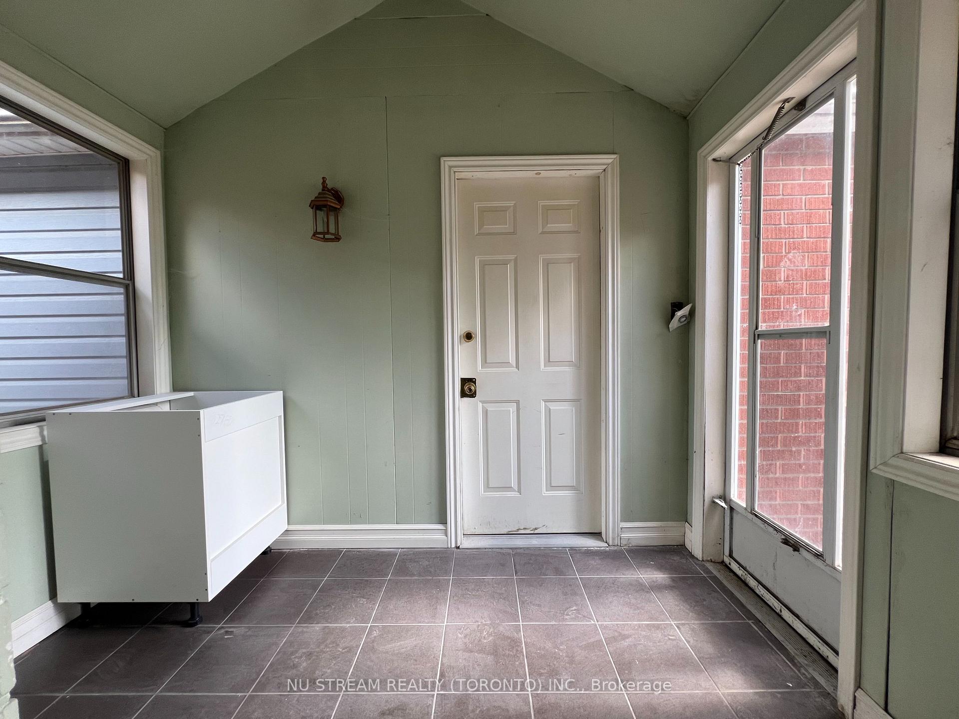 Photo 24 of 688 Rosedale Avenue, Windsor — HOMEH
